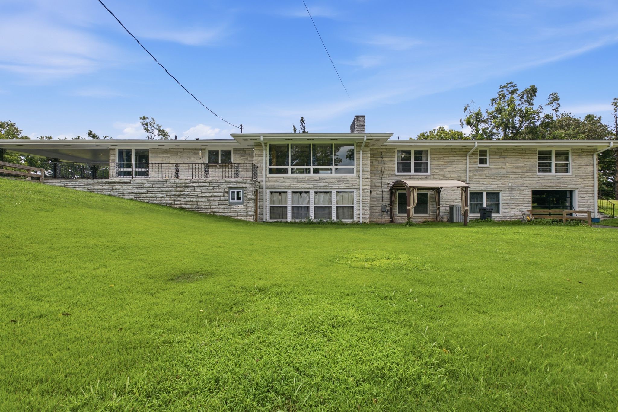 676 Ferguson Hill Rd
