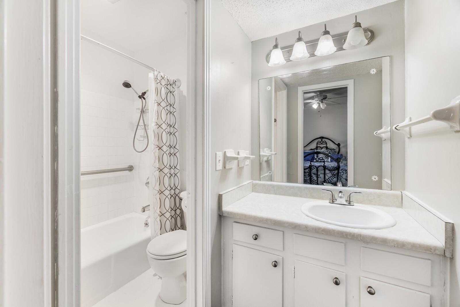 500 Paragon Mills Rd Unit: B1
