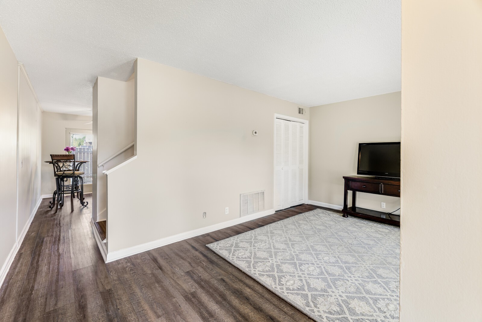 500 Paragon Mills Rd Unit: B1