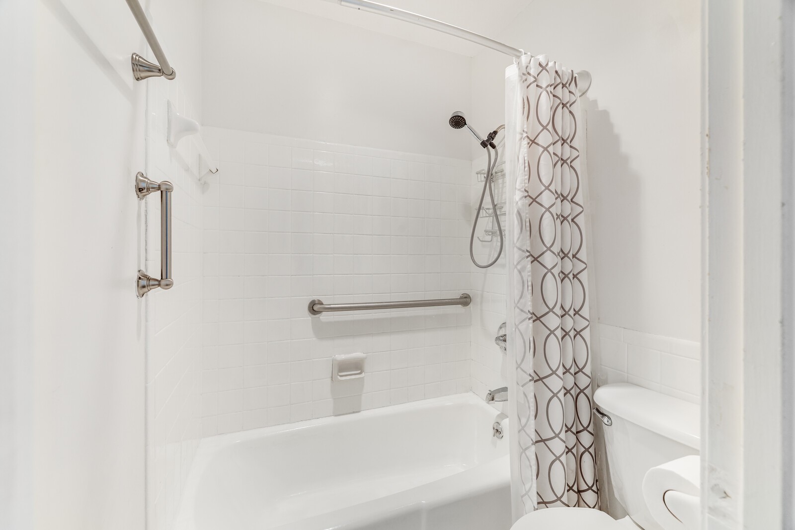 500 Paragon Mills Rd Unit: B1