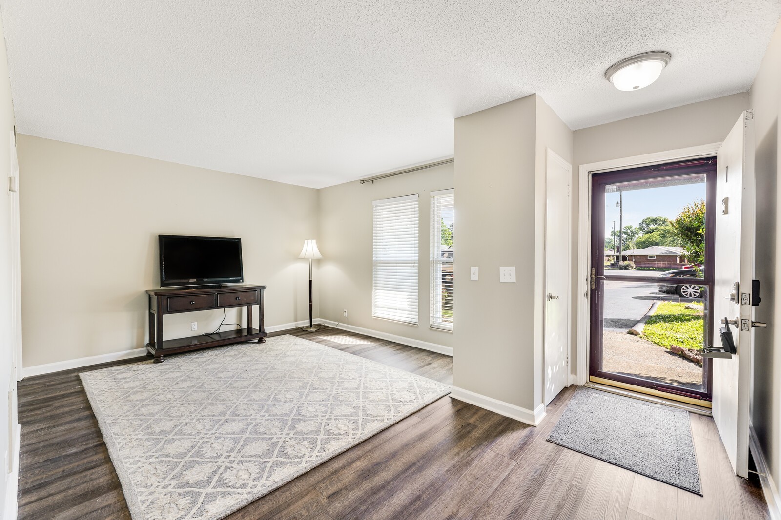 500 Paragon Mills Rd Unit: B1