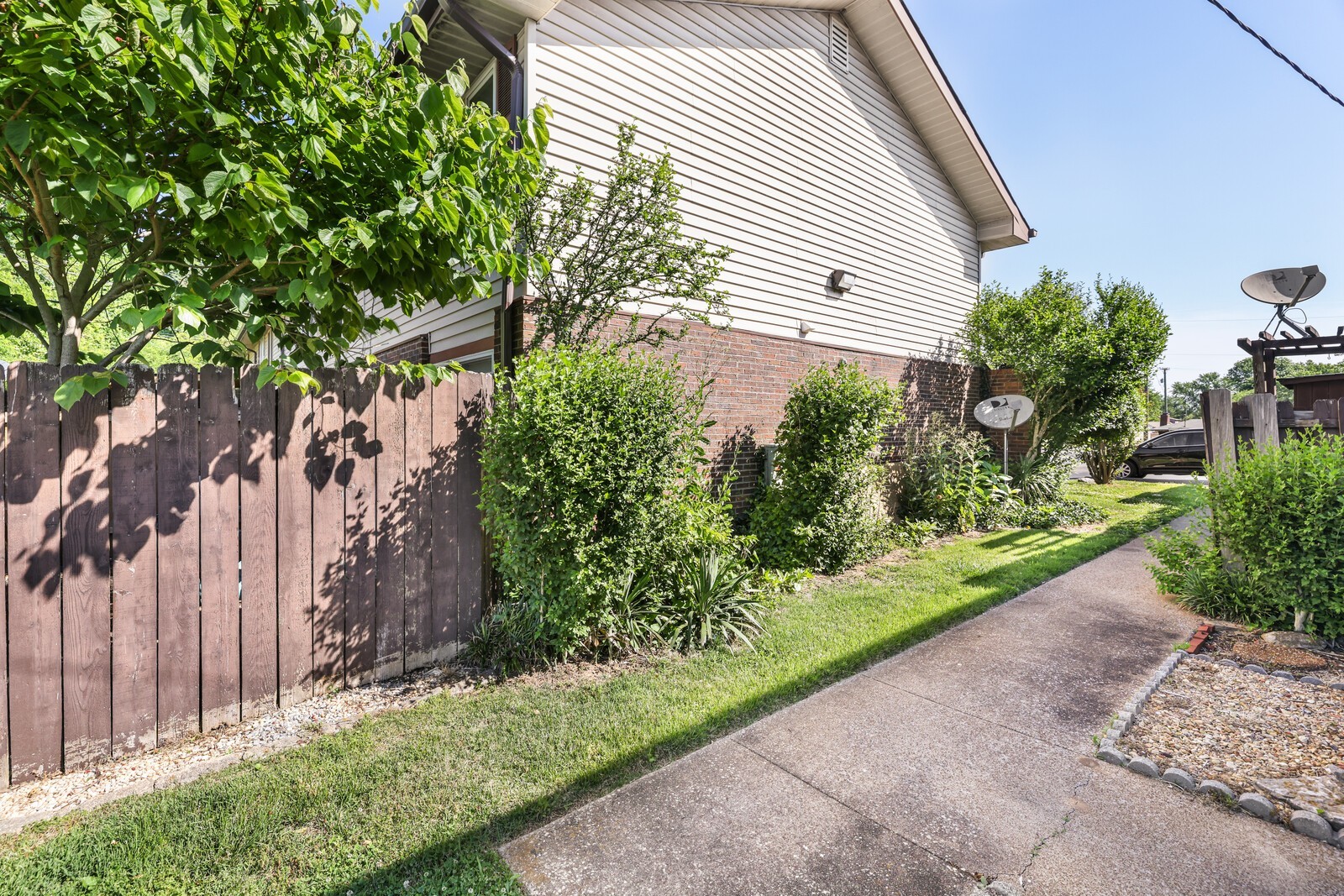 500 Paragon Mills Rd Unit: B1
