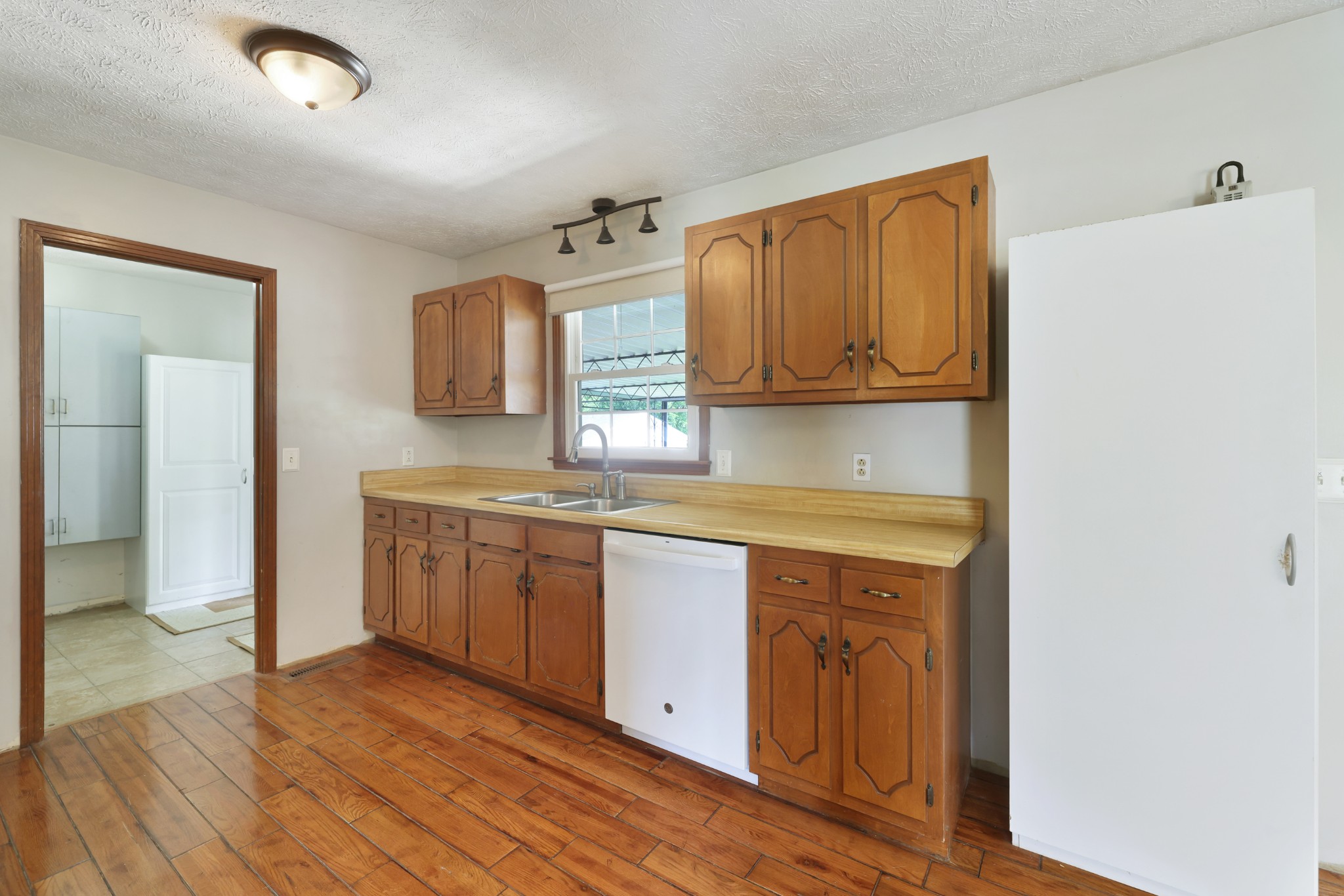2736 Gideon Rd