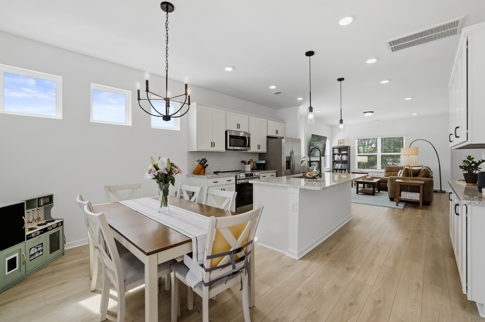 132 Rosebush Ln