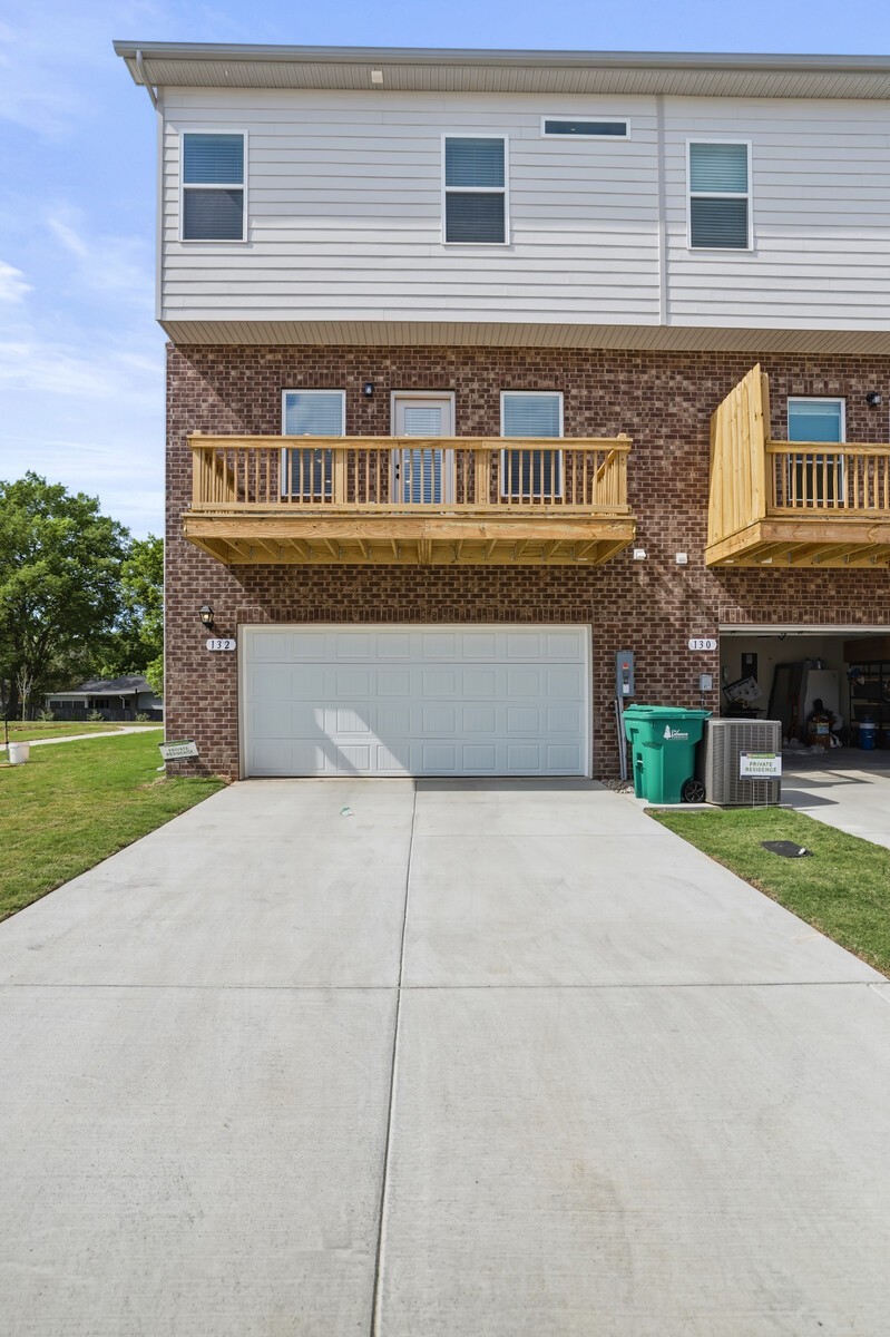 132 Rosebush Ln