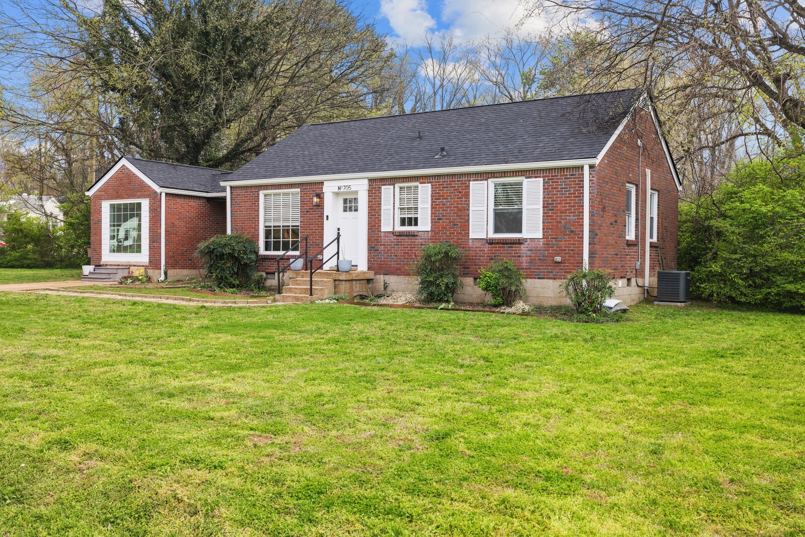 705 Drummond Dr