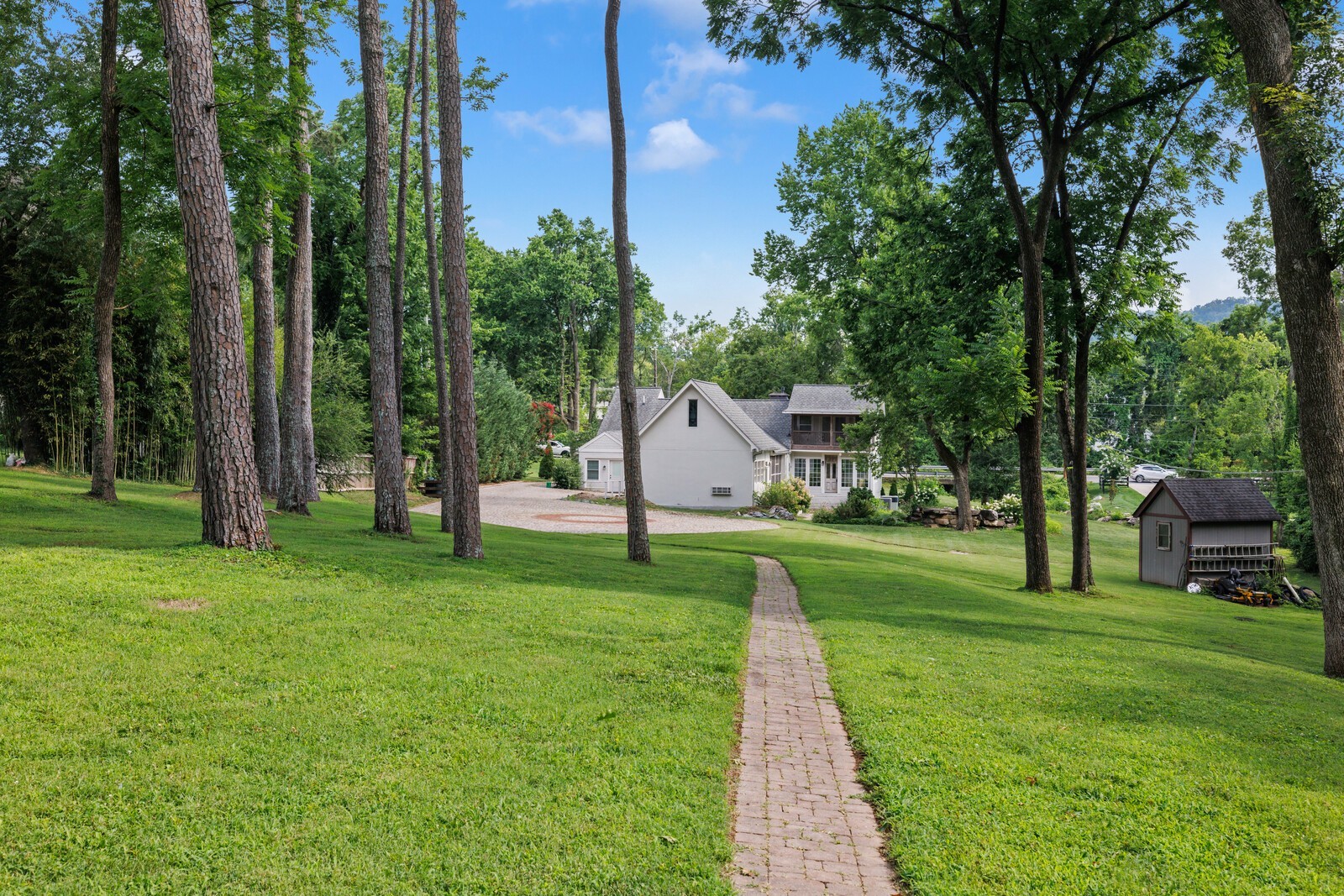 852 Battery Ln