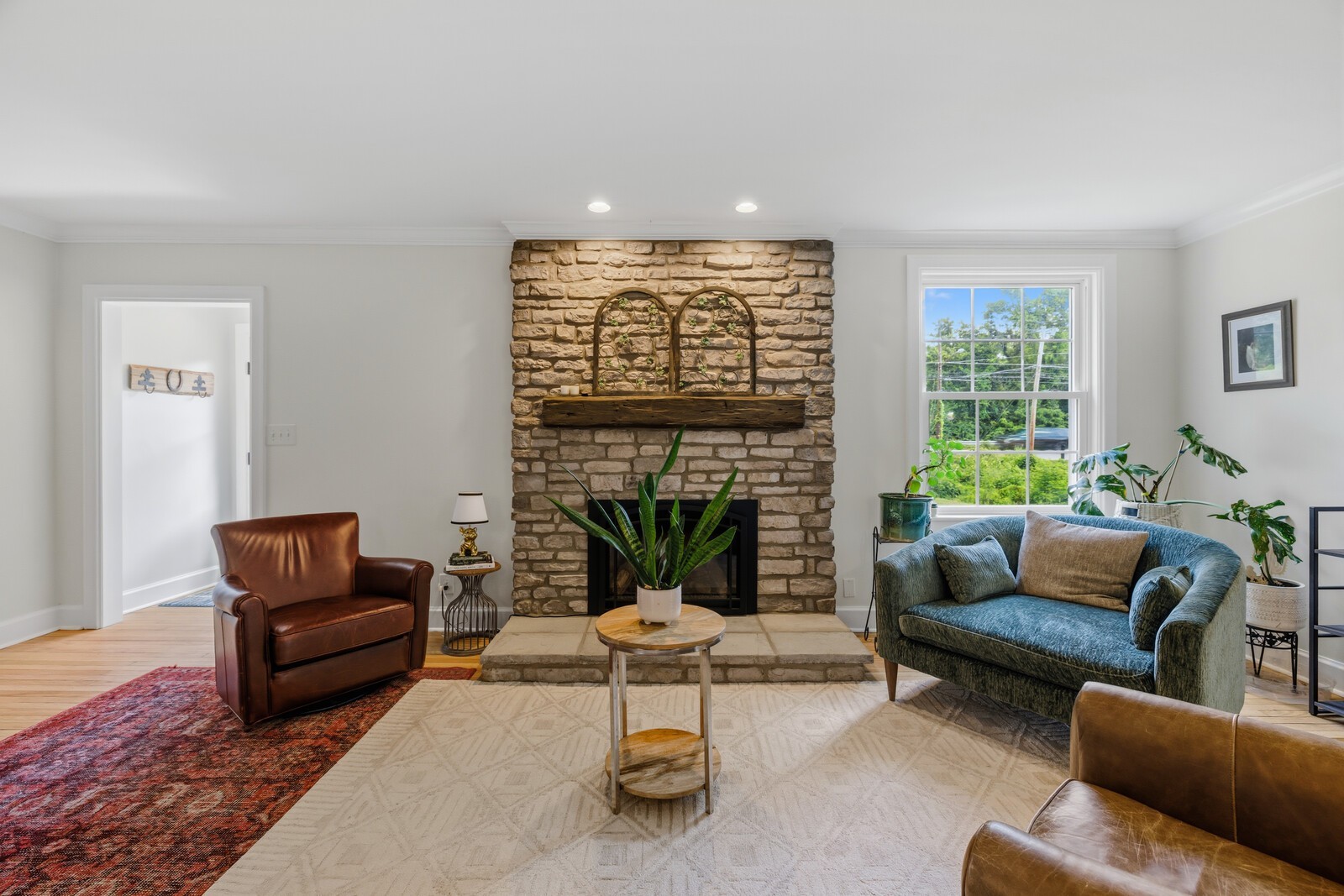 852 Battery Ln