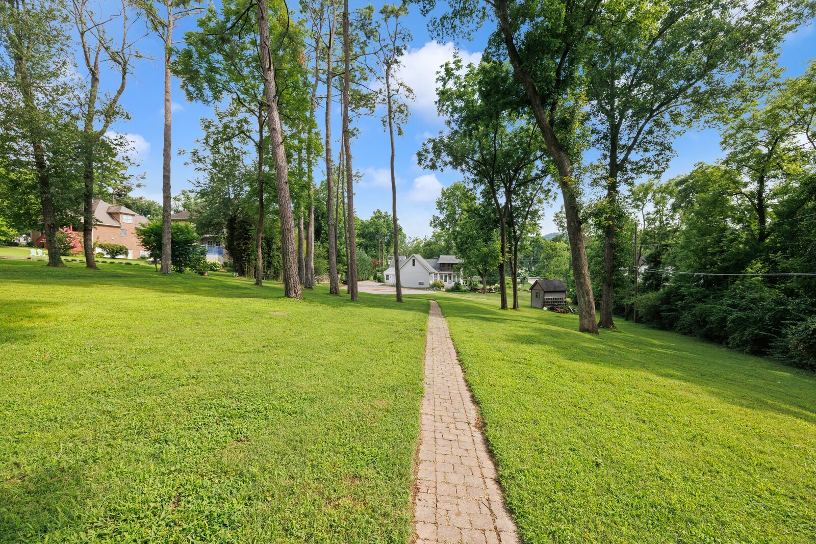 852 Battery Ln