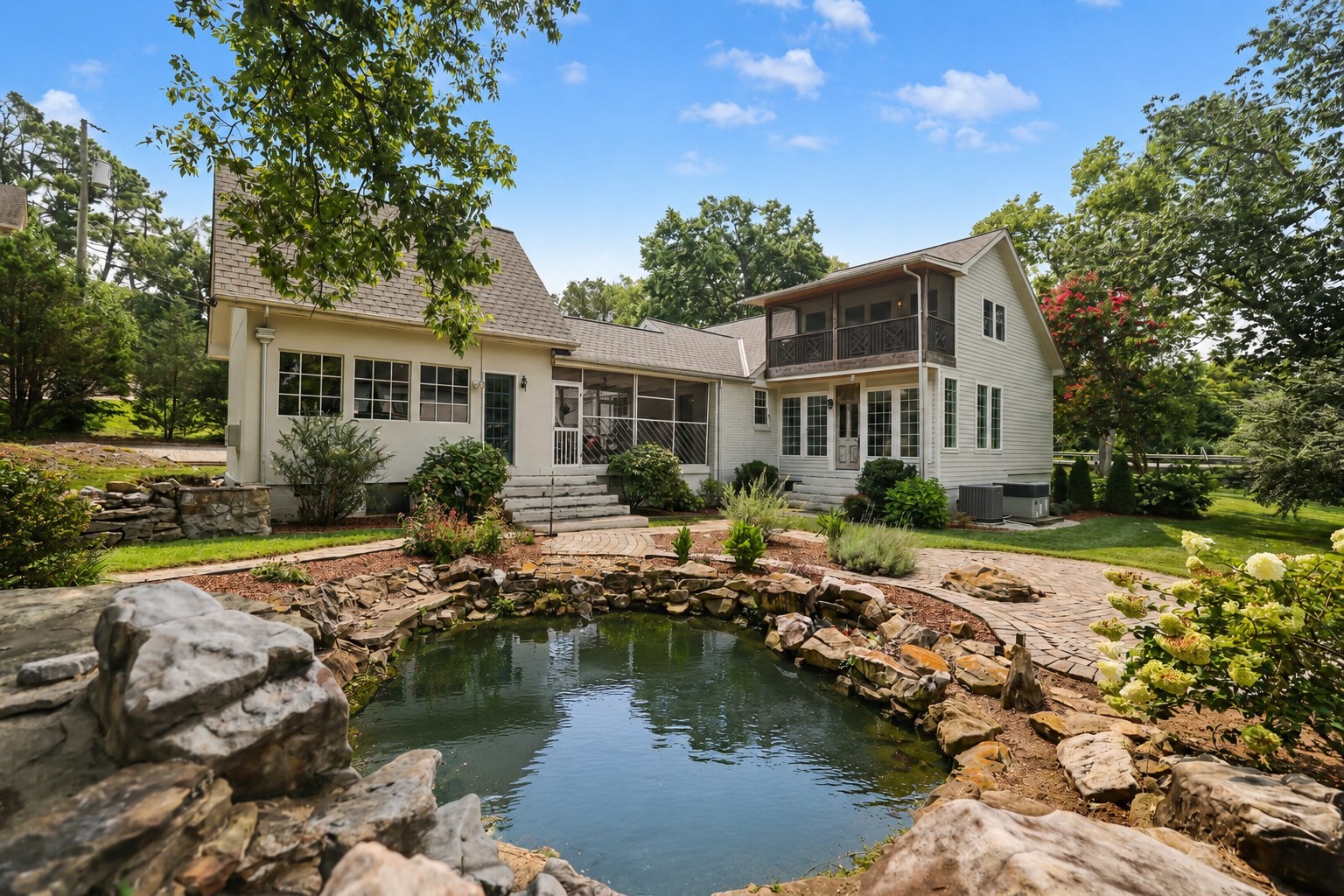 852 Battery Ln