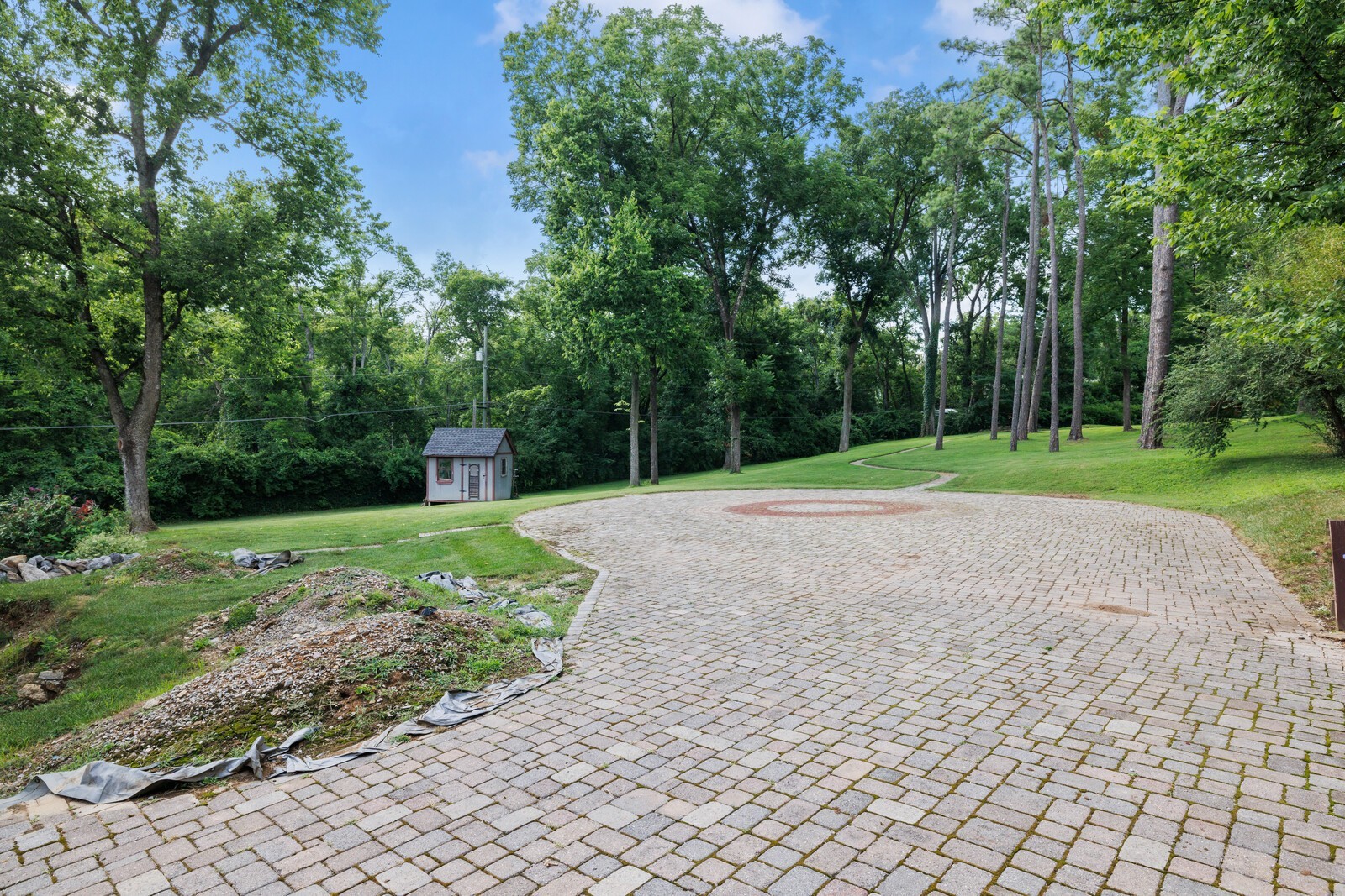 852 Battery Ln