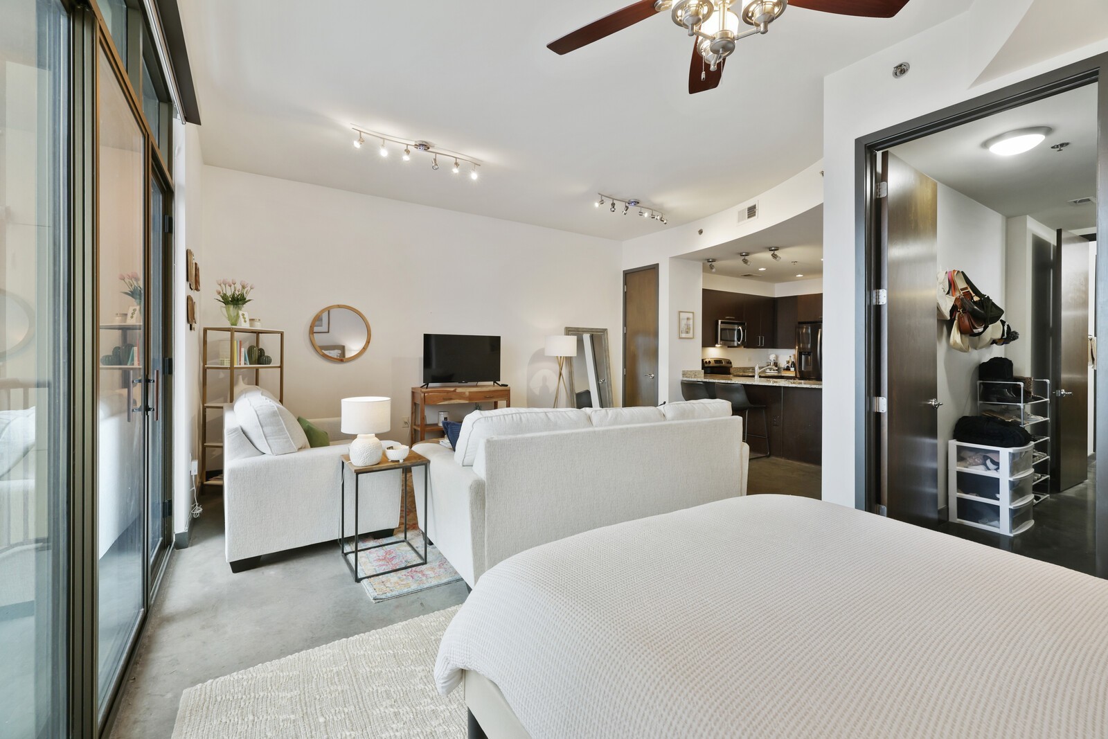 1510 Demonbreun St Unit: 906