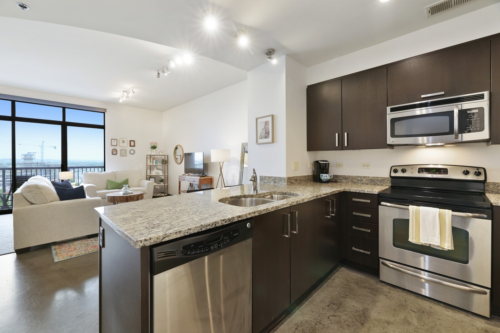 1510 Demonbreun St Unit: 906