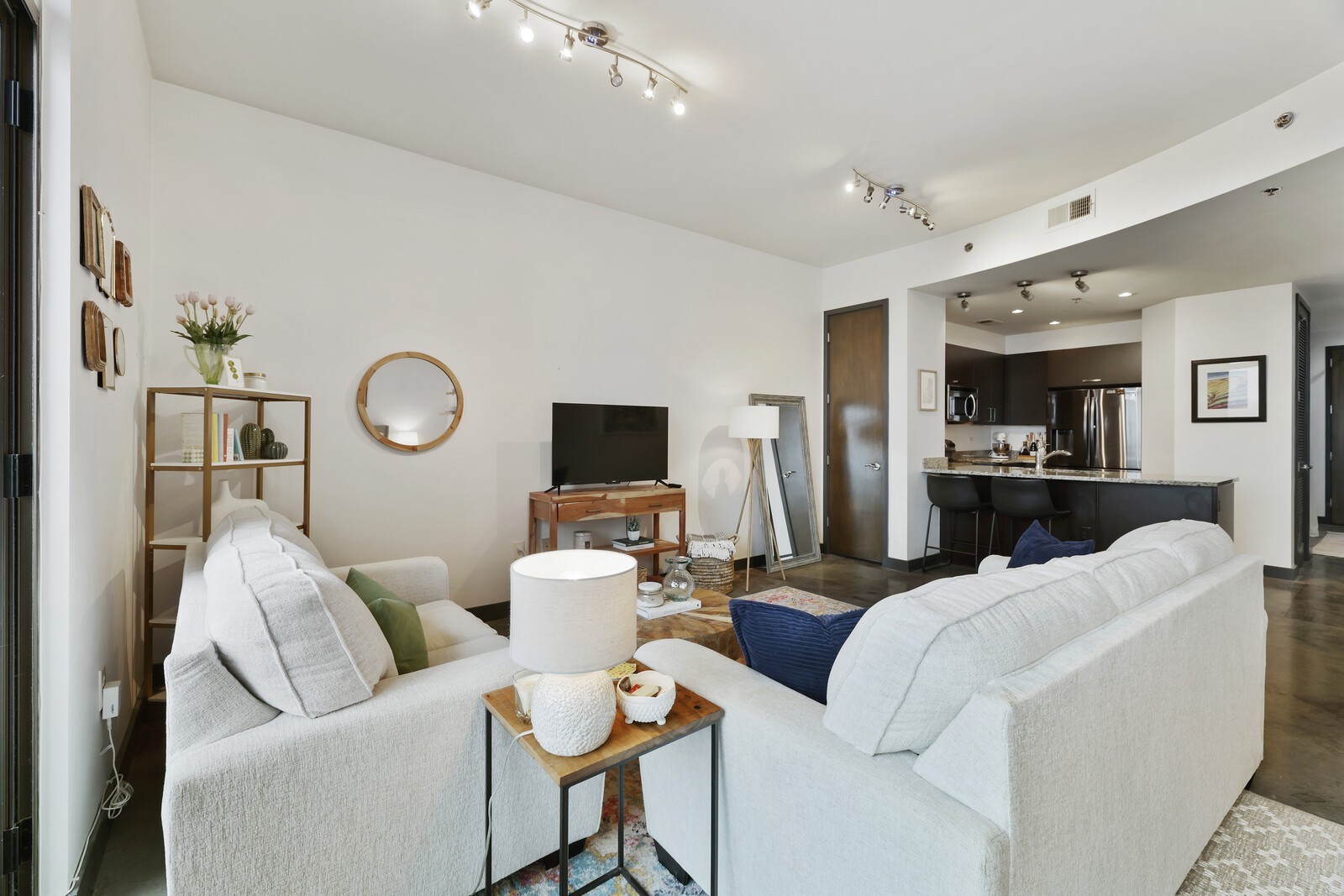 1510 Demonbreun St Unit: 906