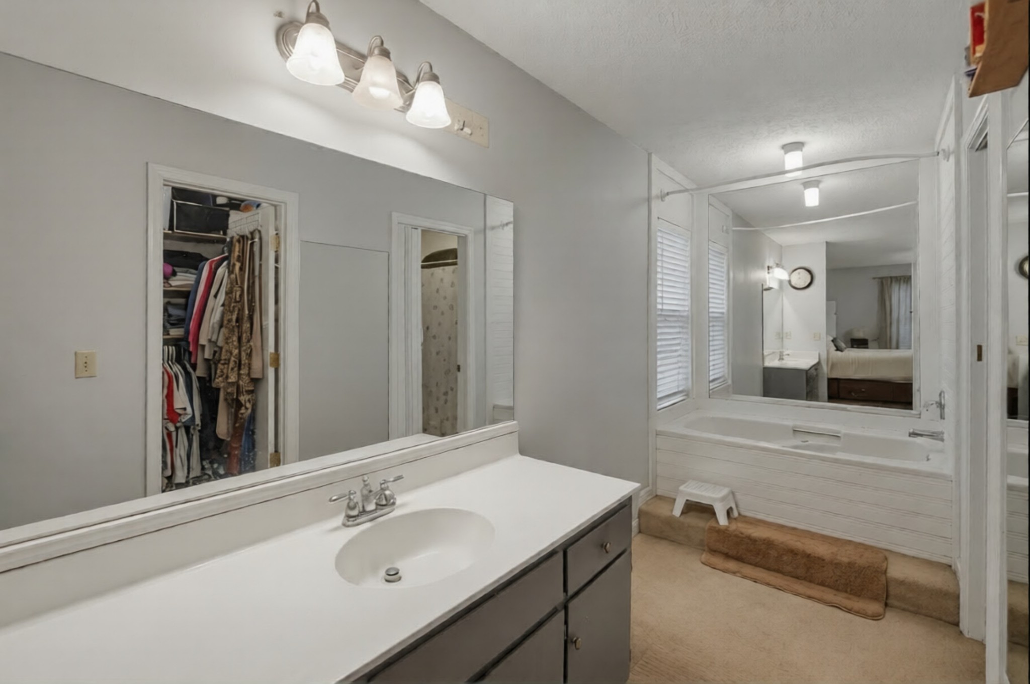 2560 Somerset Dr