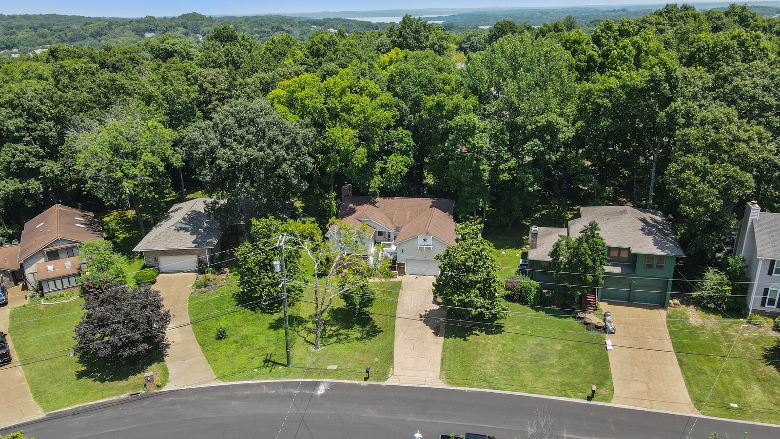 2560 Somerset Dr