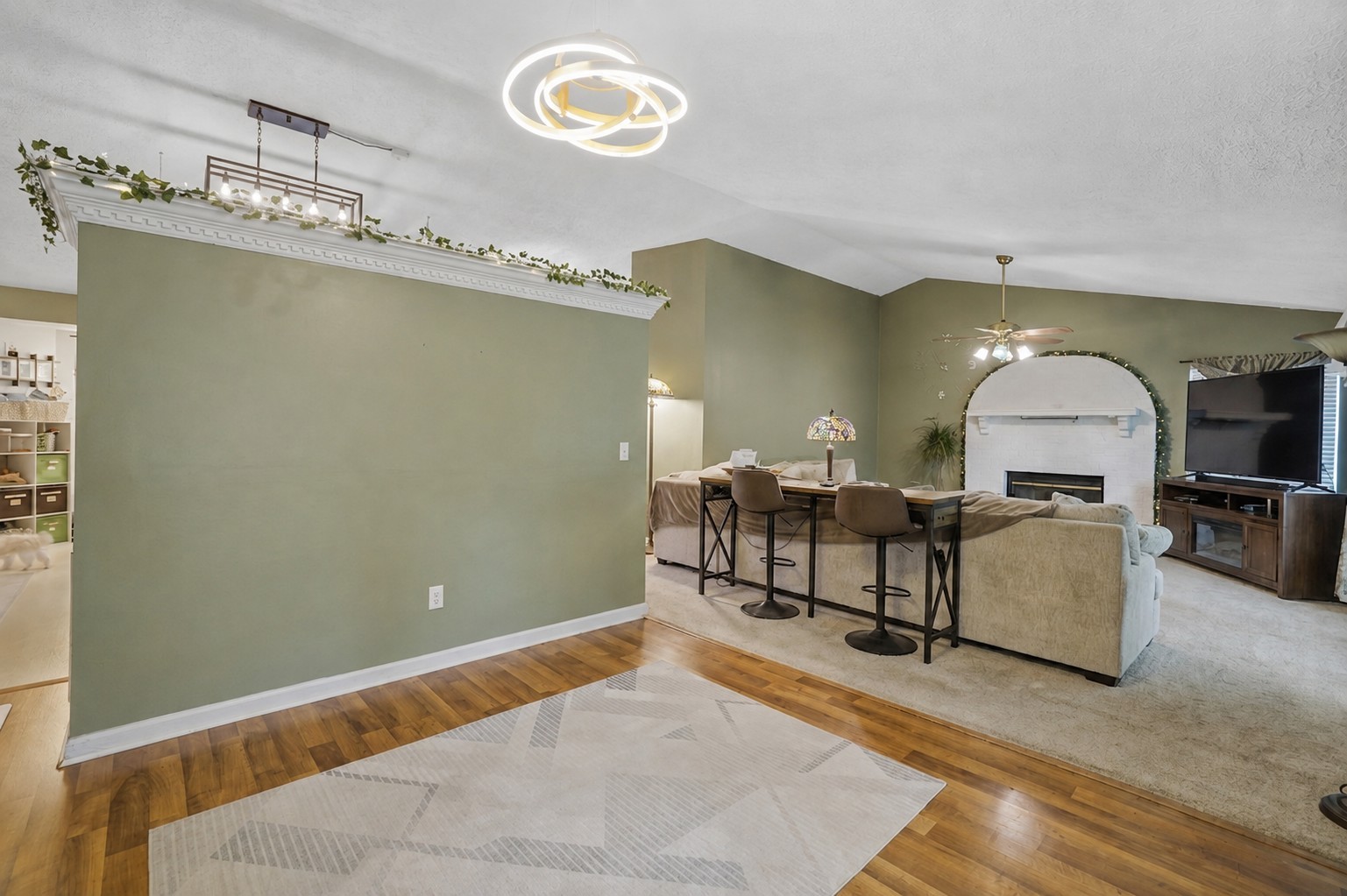 2560 Somerset Dr