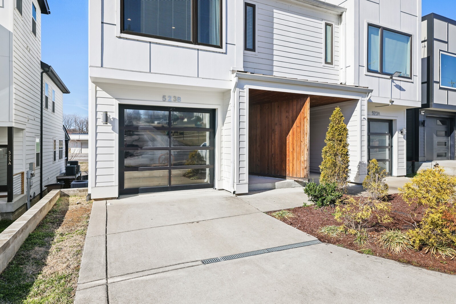 523B Weakley Ave