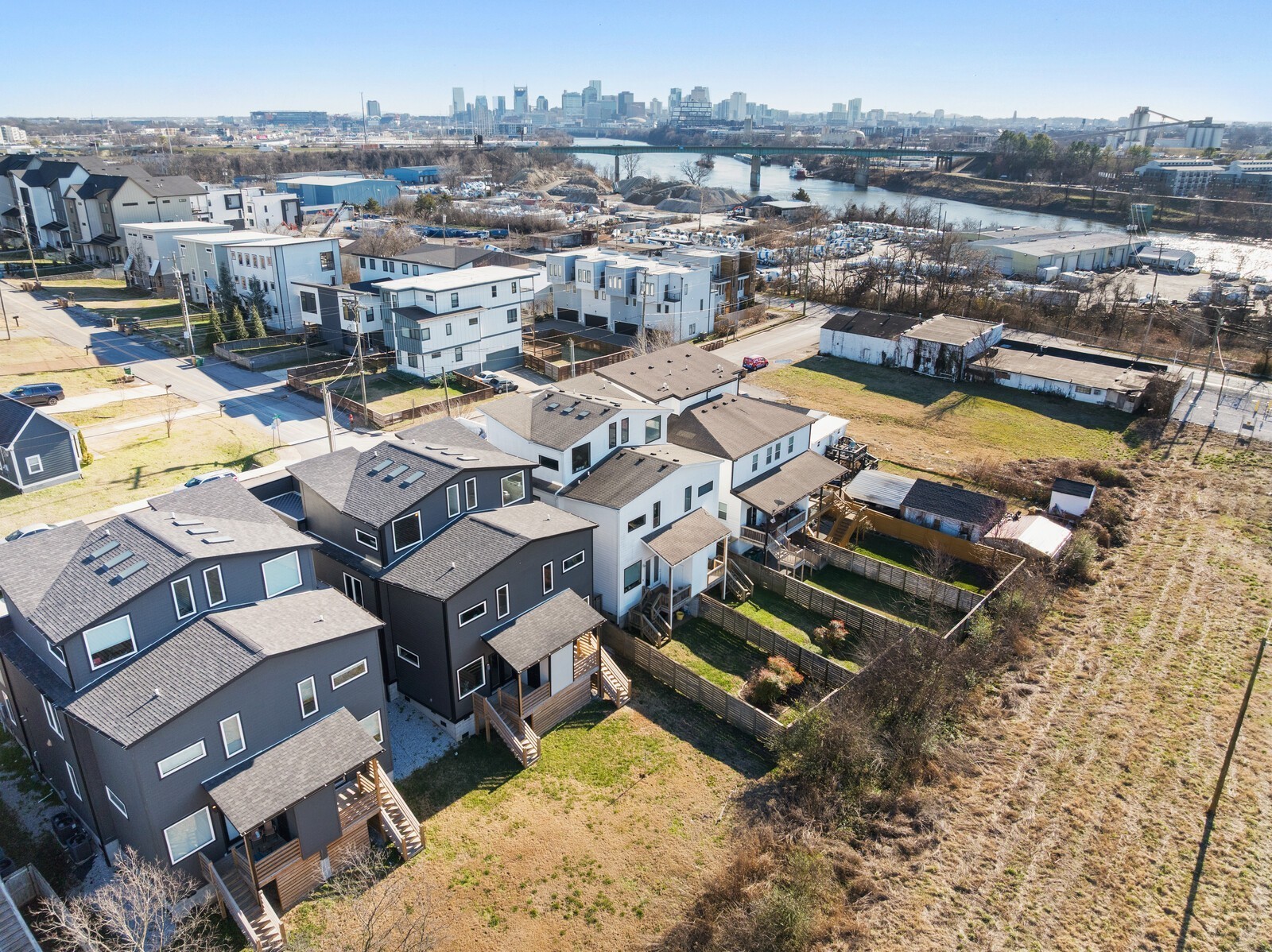 523B Weakley Ave
