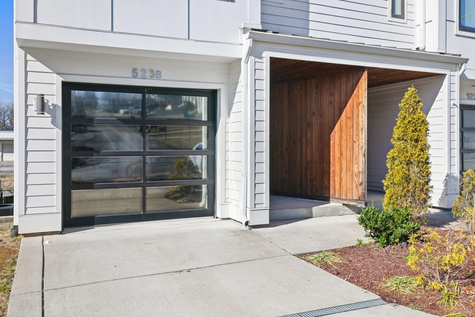 523B Weakley Ave