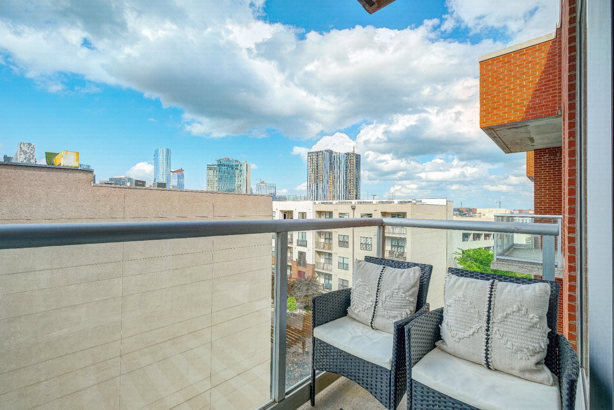 600 12th Ave, S Unit: 738