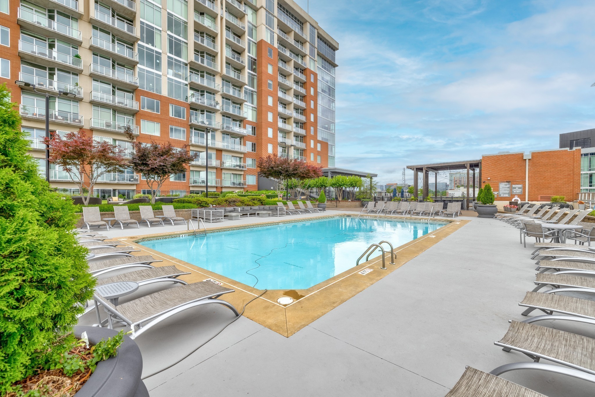 600 12th Ave, S Unit: 738