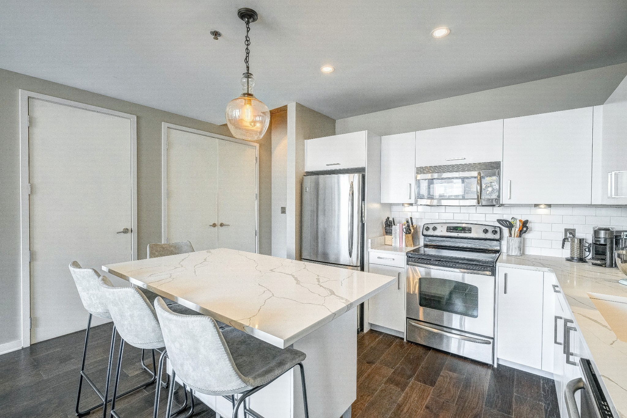 600 12th Ave, S Unit: 738