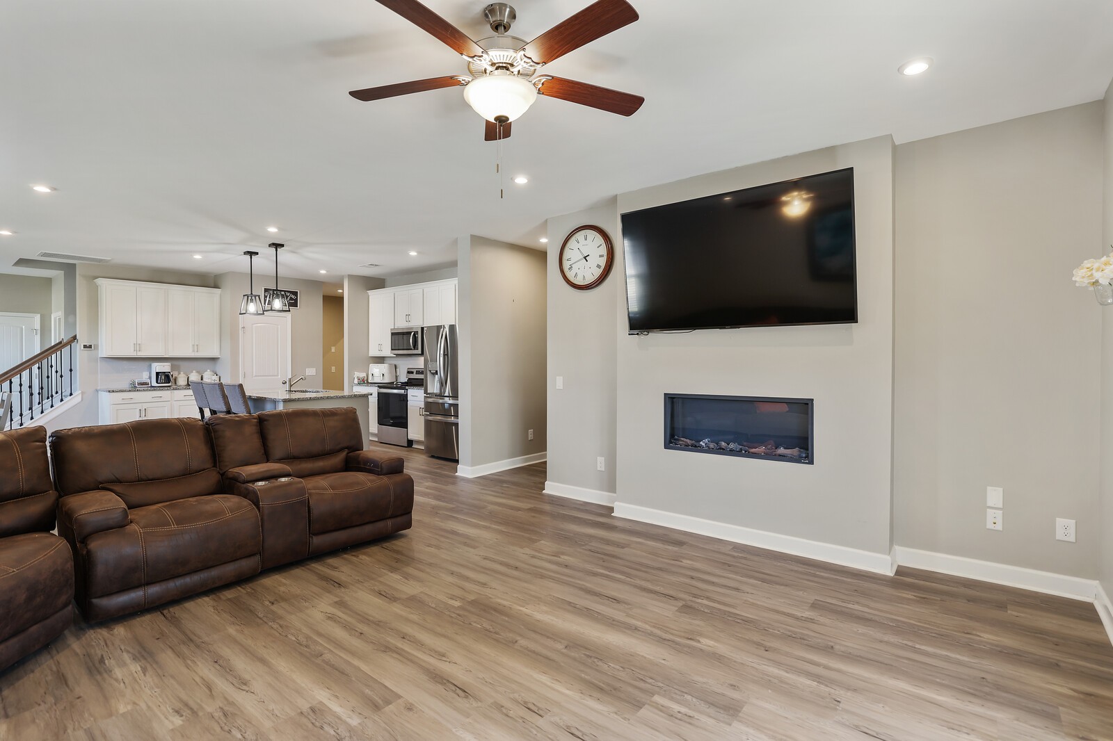 7118 Ivory Way