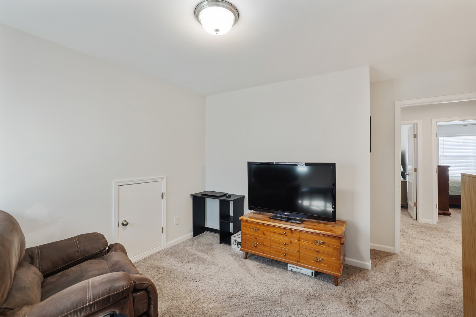 7118 Ivory Way