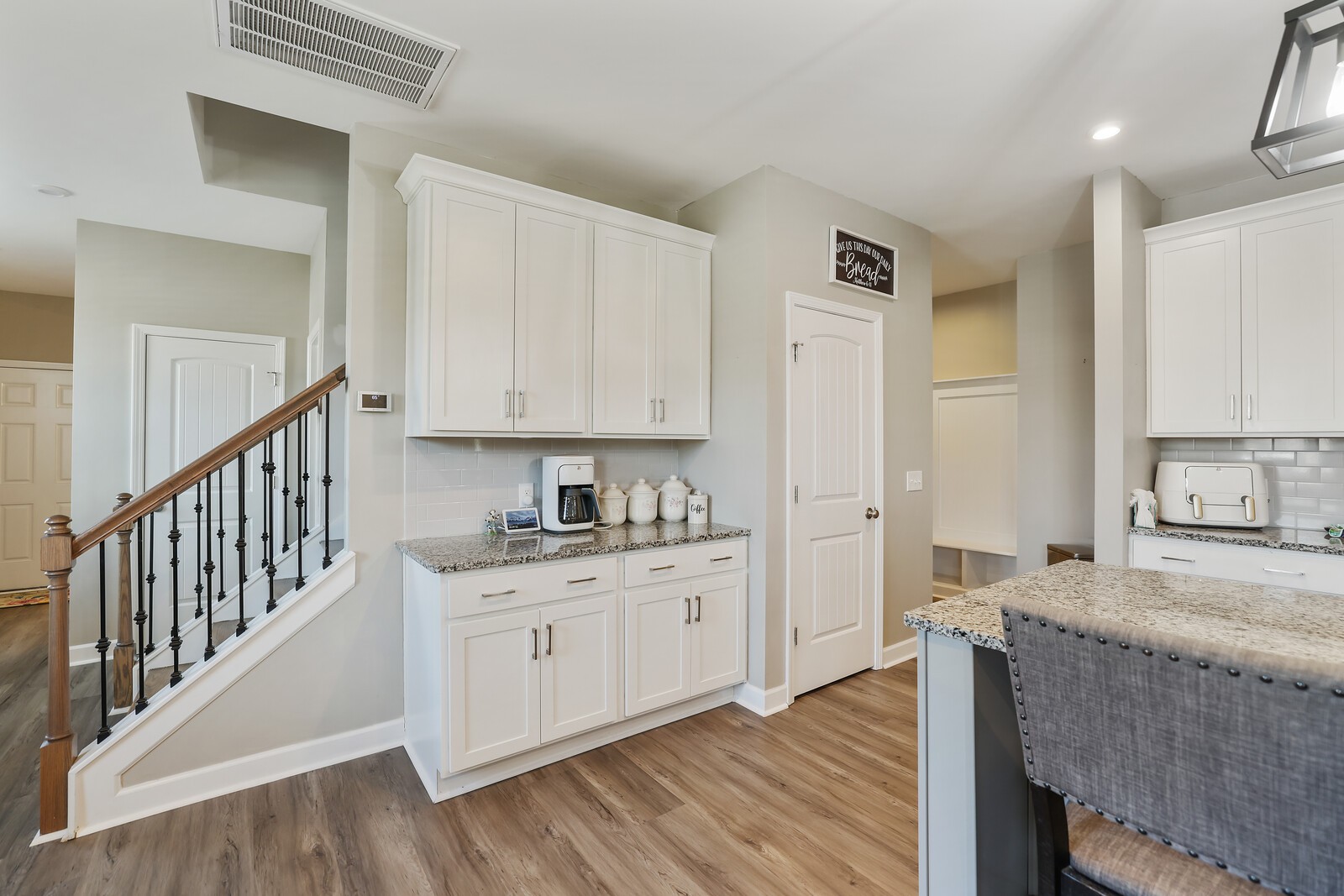 7118 Ivory Way