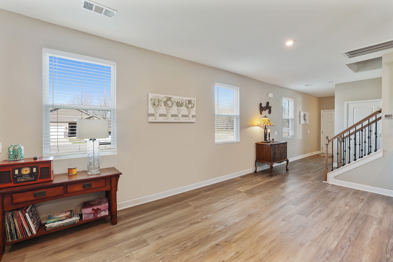 7118 Ivory Way