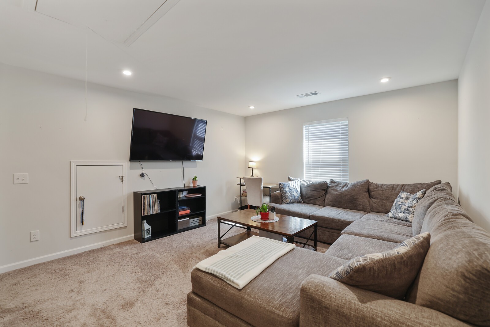 7118 Ivory Way