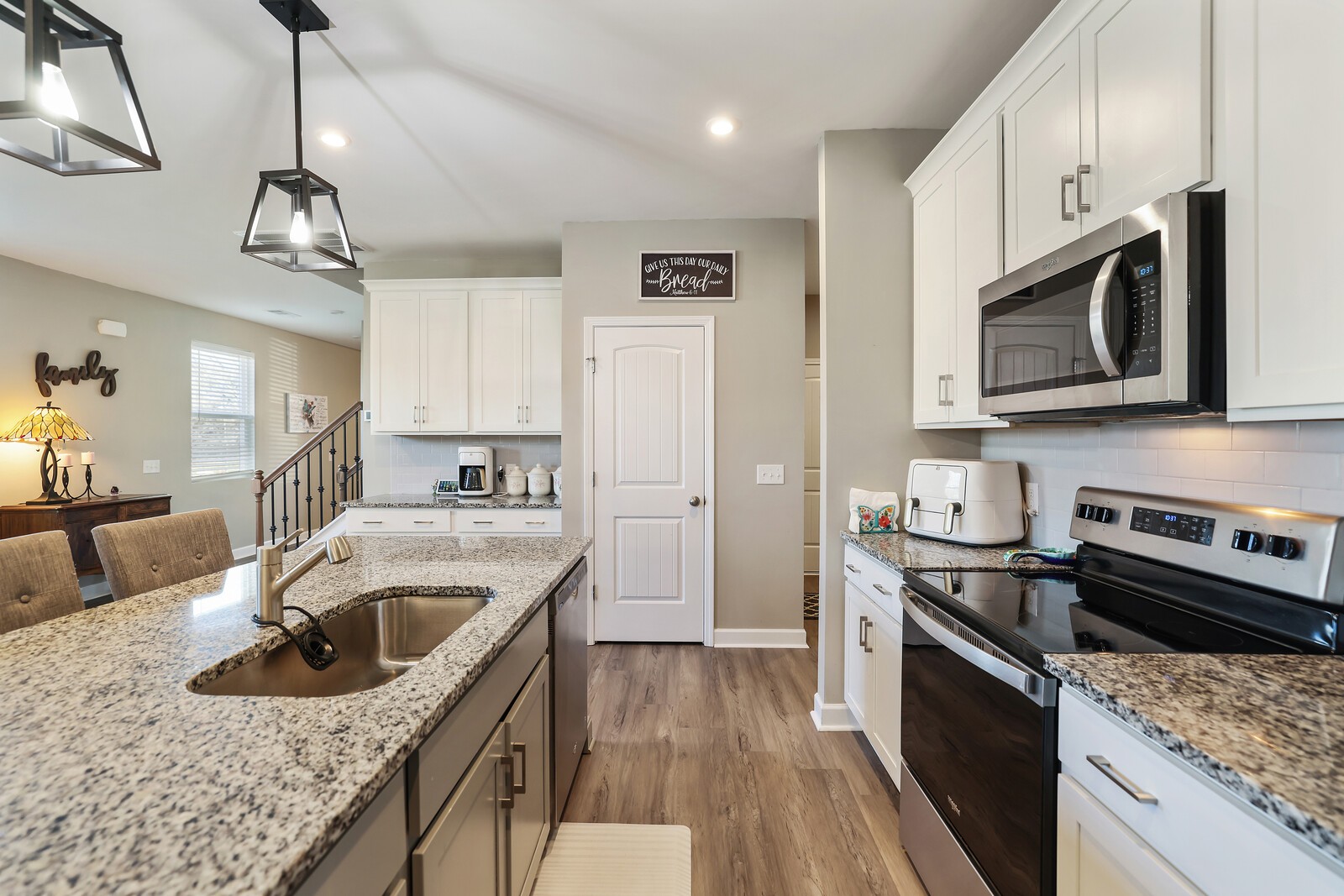 7118 Ivory Way