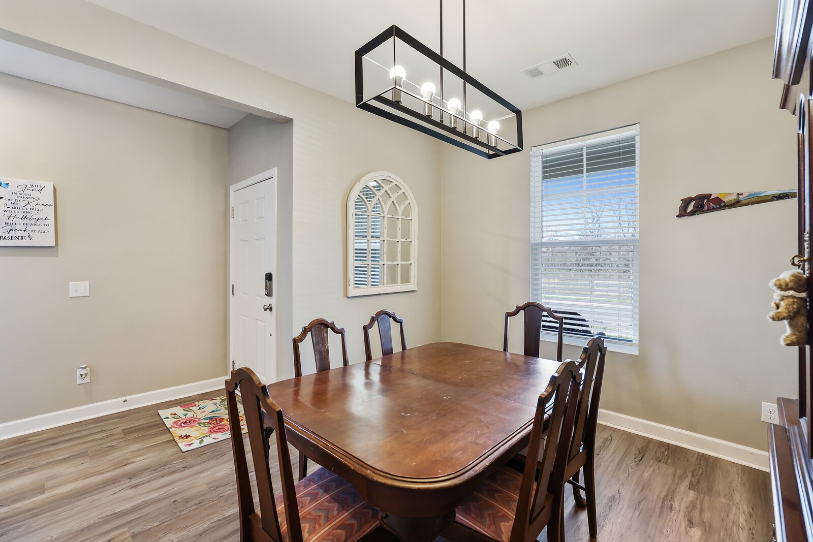 7118 Ivory Way