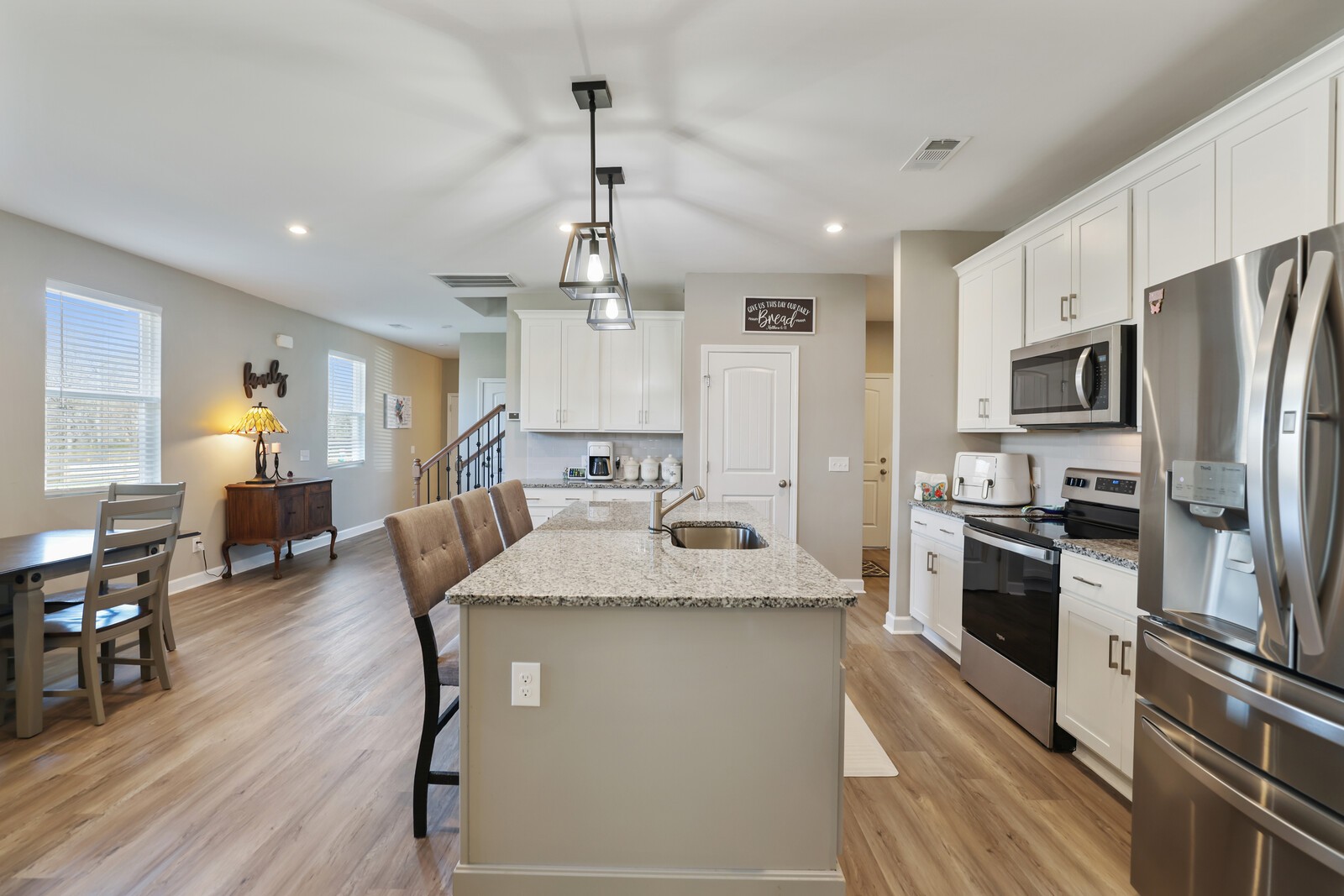 7118 Ivory Way