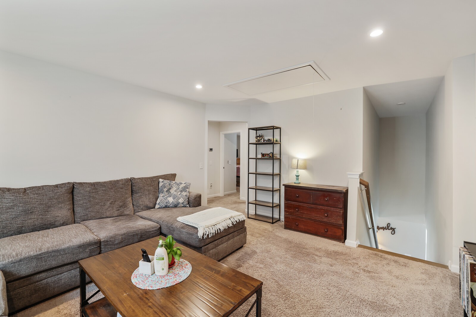 7118 Ivory Way