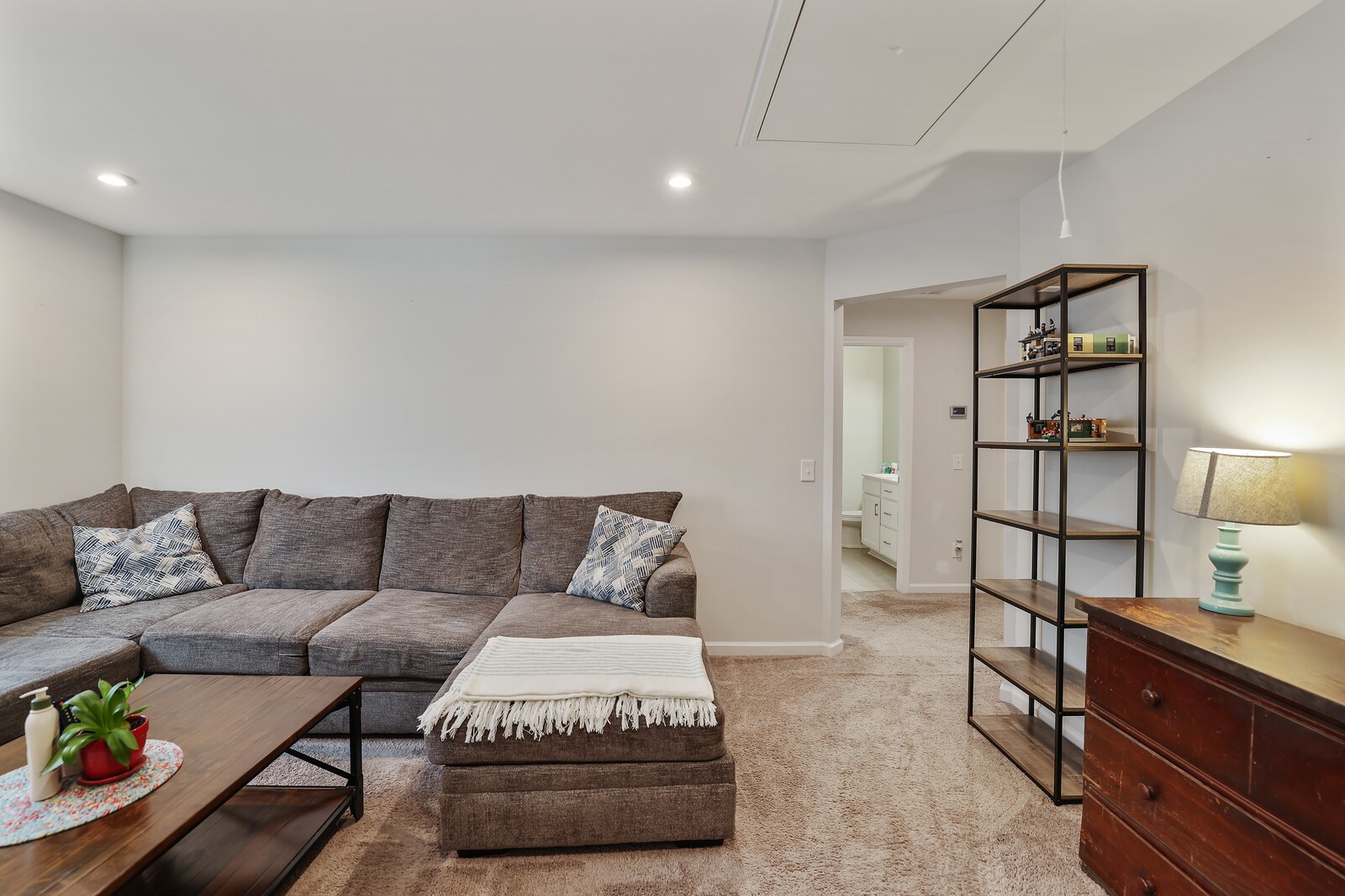 7118 Ivory Way