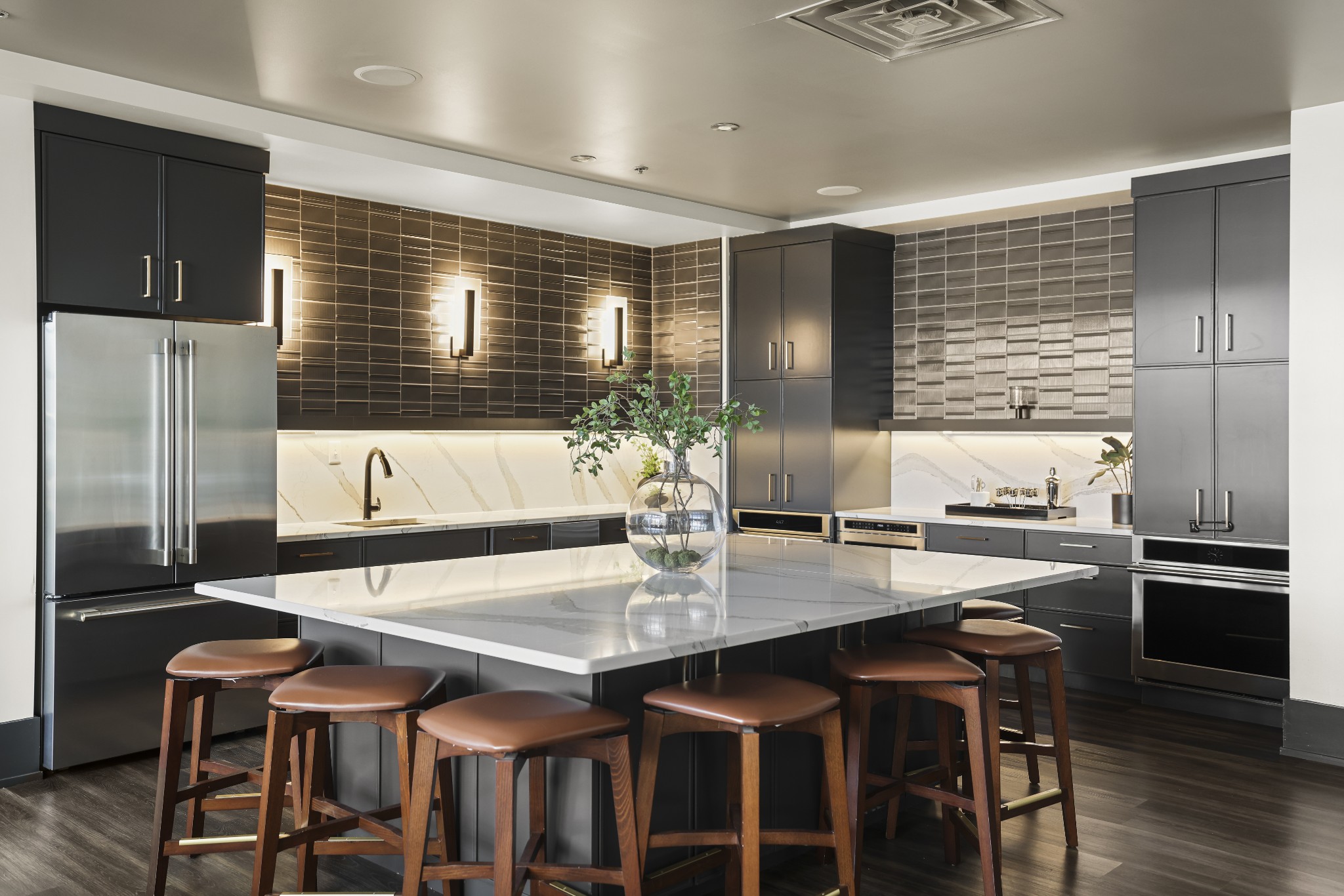 600 12th Ave S Unit: 1706