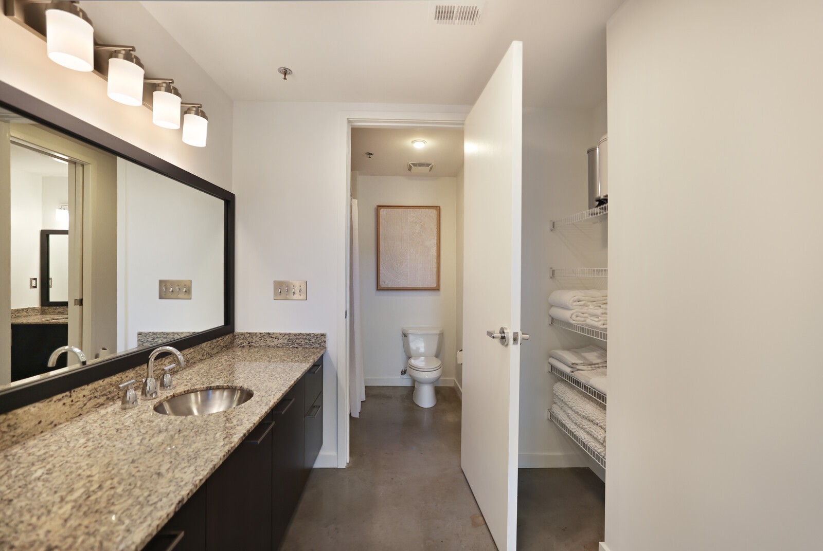 600 12th Ave S Unit: 1706
