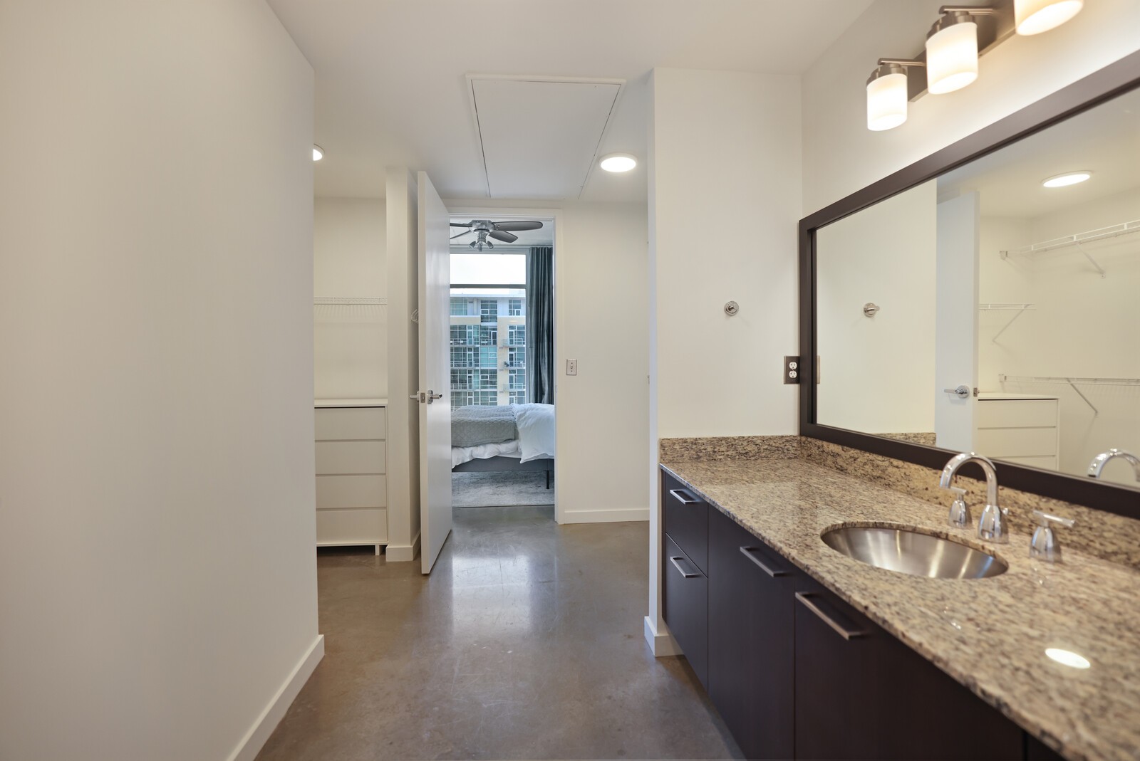 600 12th Ave S Unit: 1706