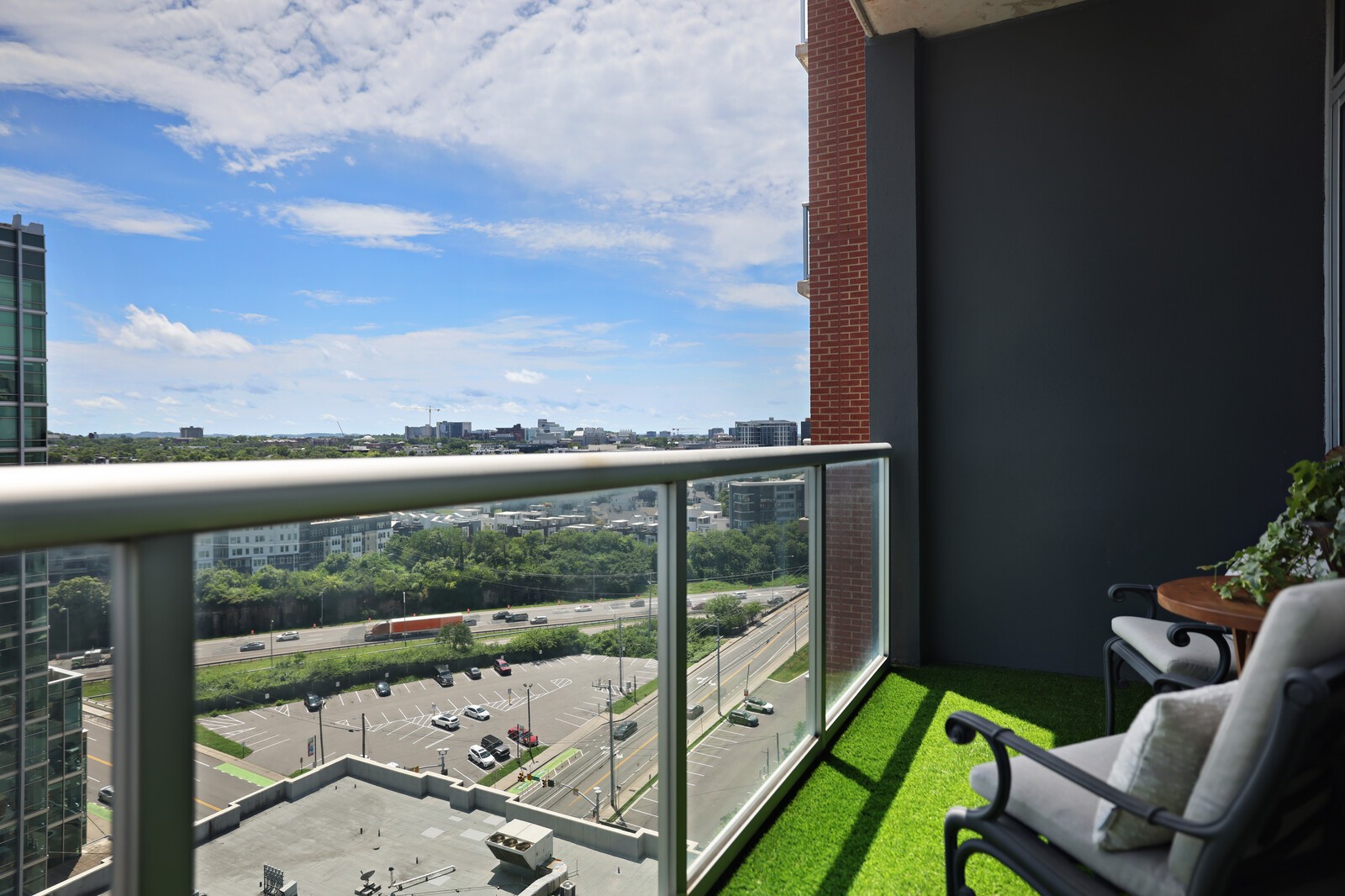 600 12th Ave S Unit: 1706