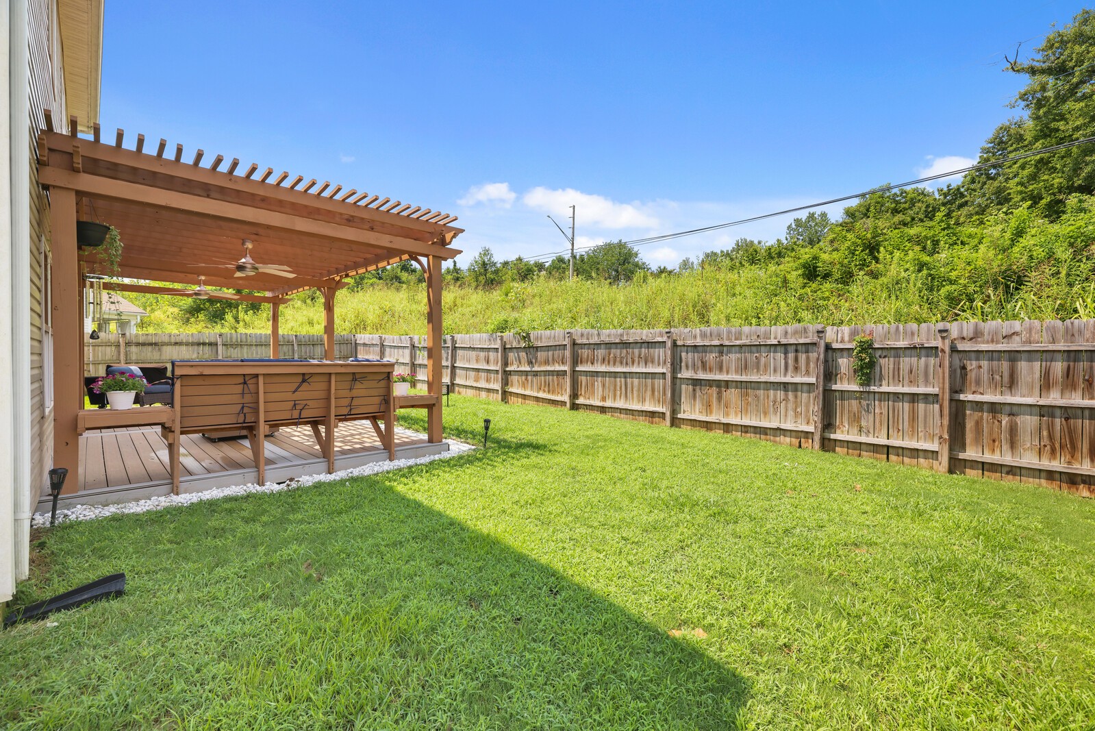 541 Burchell Ln