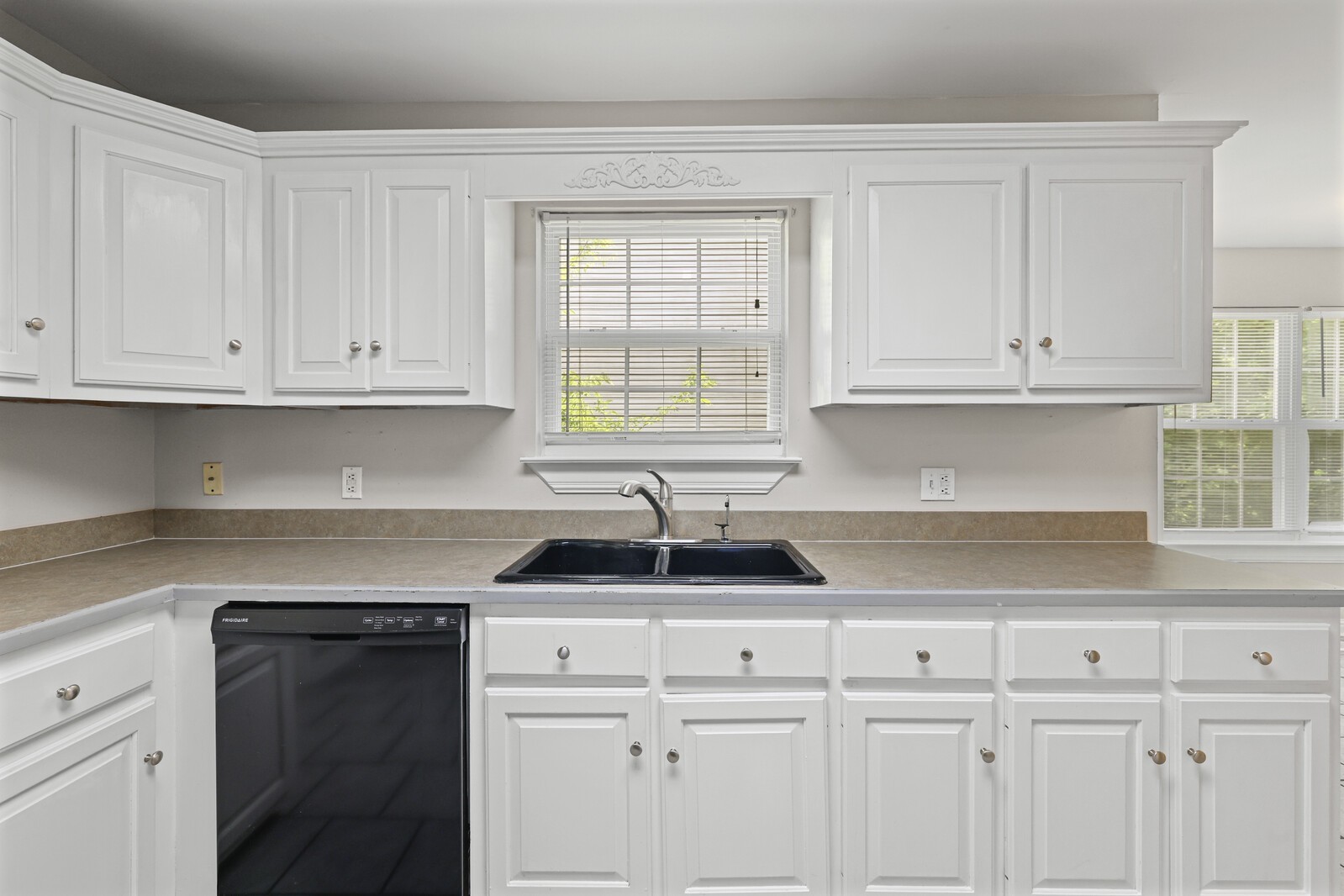 5048 Appalachain Dr