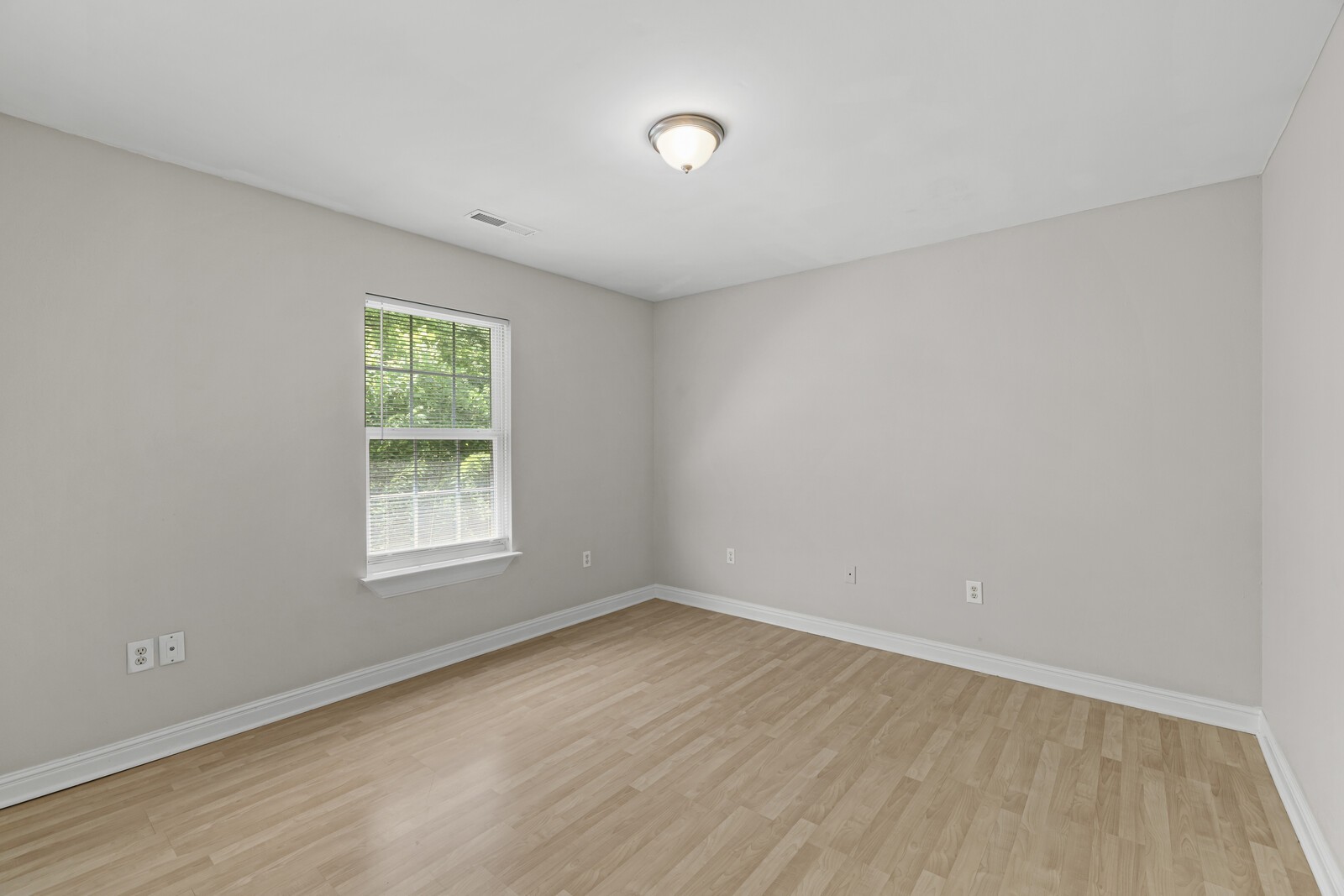 5048 Appalachain Dr