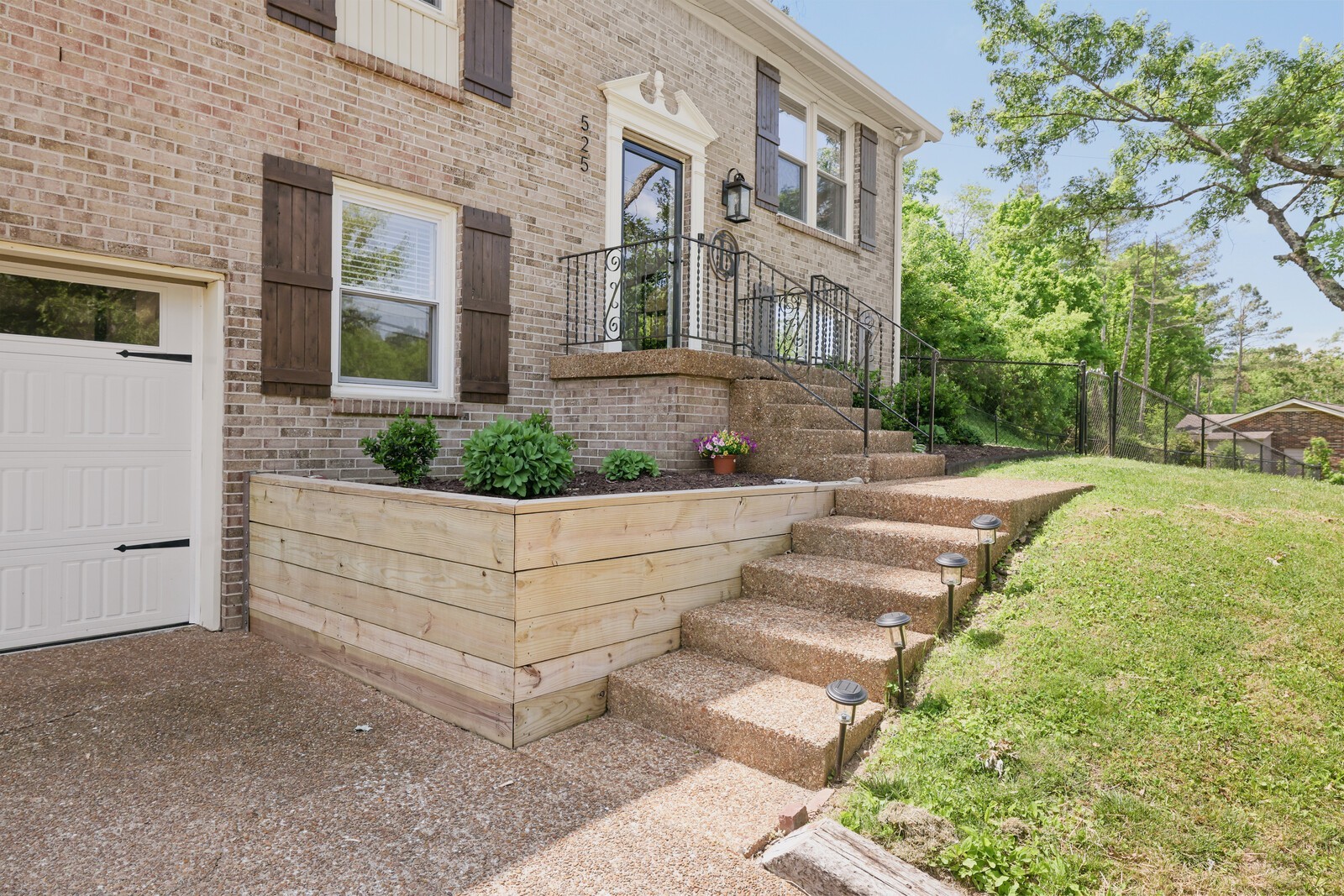 525 Holt Valley Rd