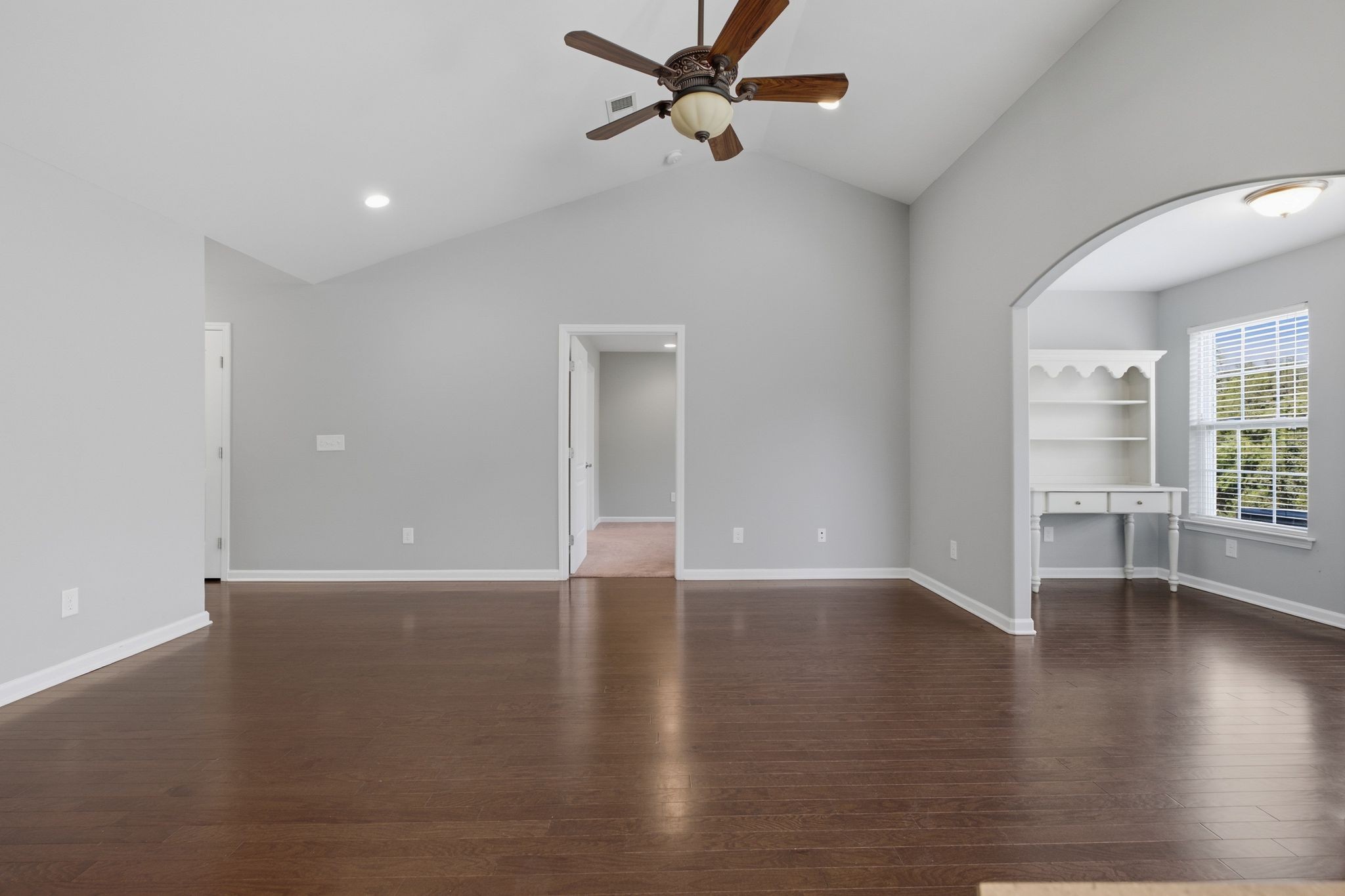 395 Devon Chase Hl Unit: 5603