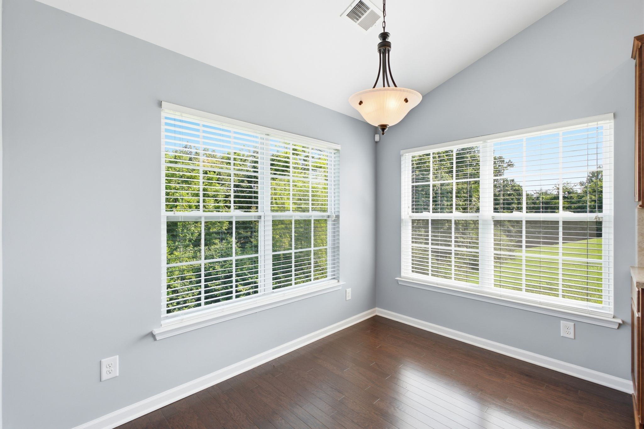 395 Devon Chase Hl Unit: 5603