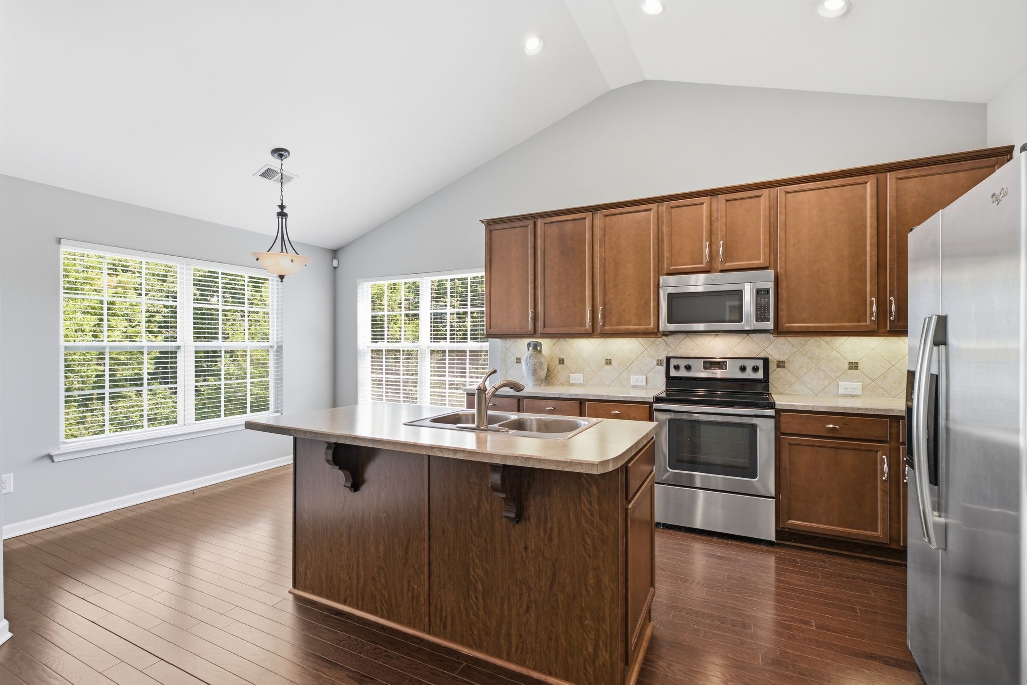 395 Devon Chase Hl Unit: 5603