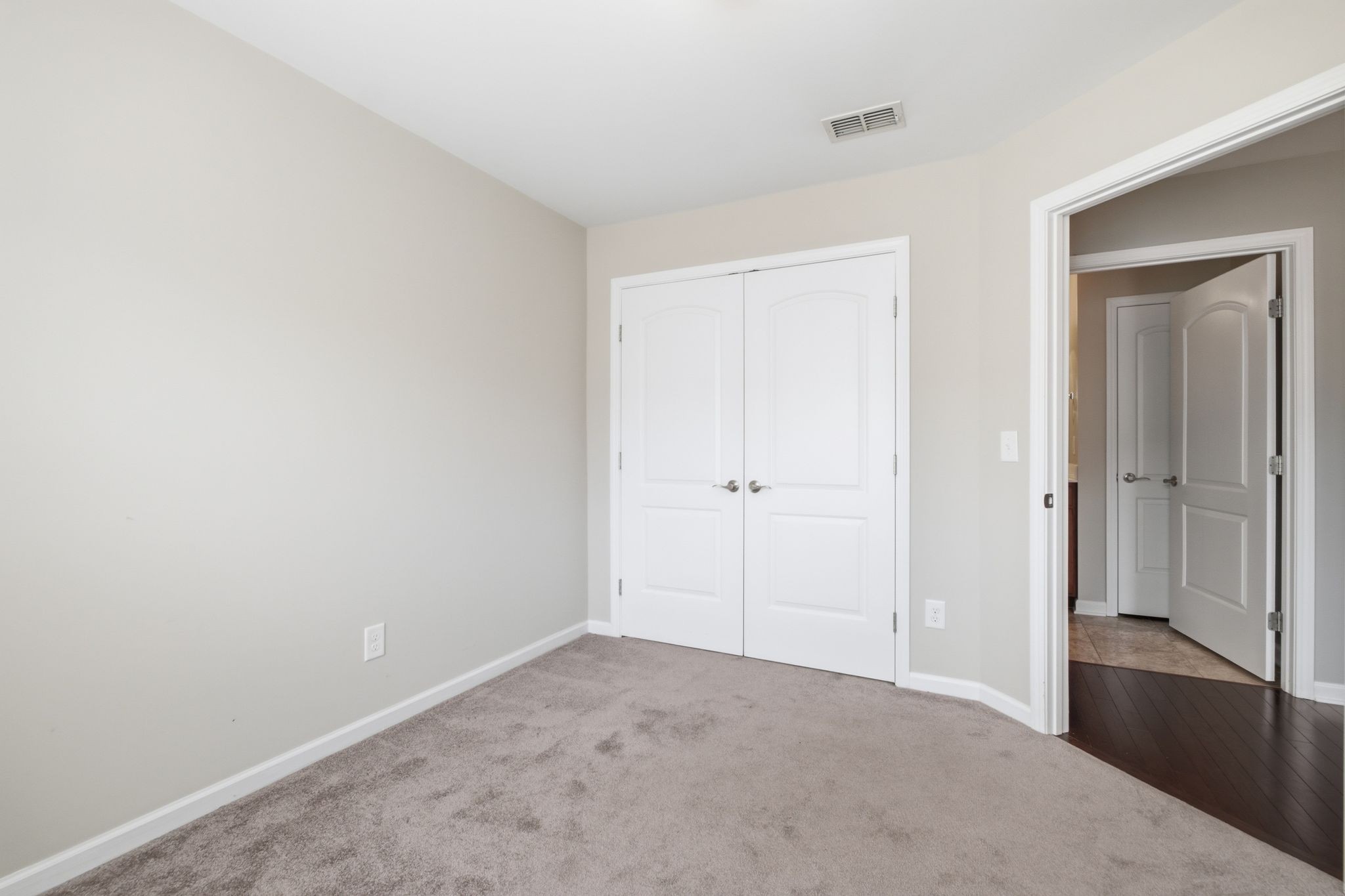 395 Devon Chase Hl Unit: 5603