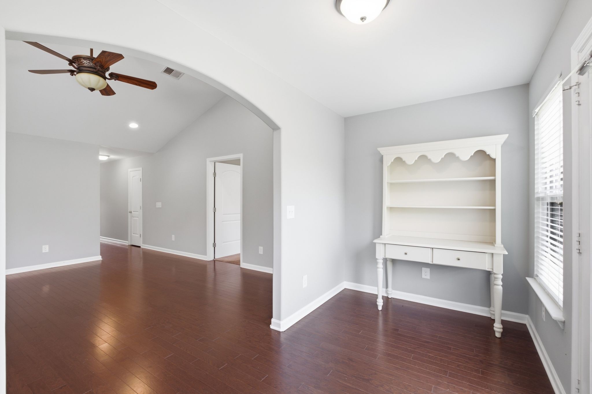 395 Devon Chase Hl Unit: 5603